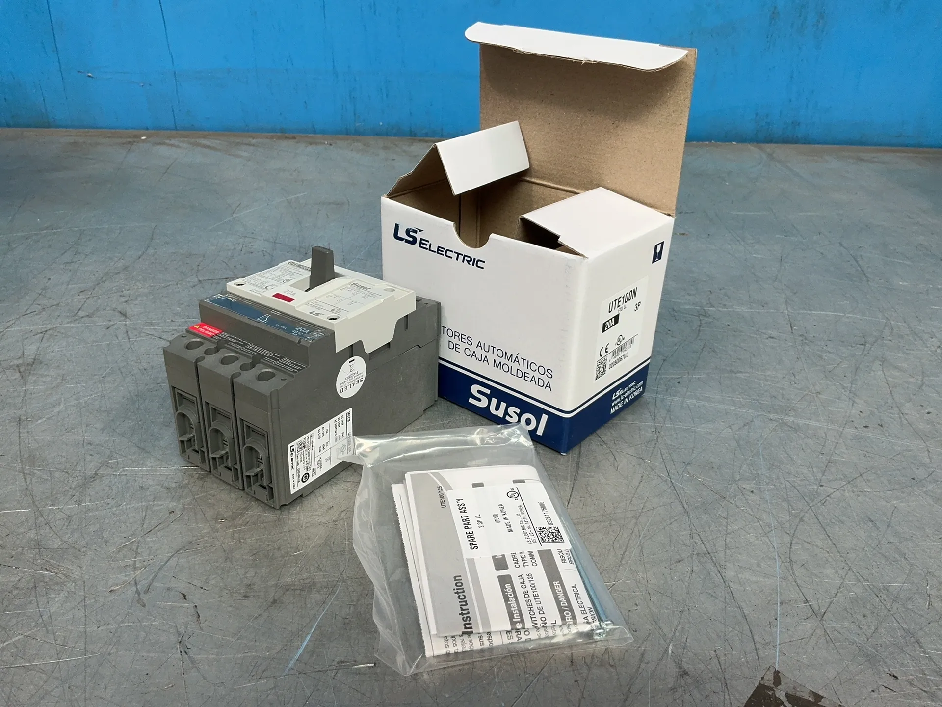 20 Amps, Leroy Somer Electric #02050067UL, molded case circuit breaker, LOT of 5, new