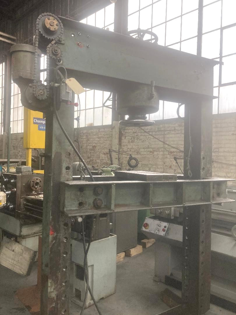 Dake, H-Frame Air-Over-Hydraulic Press, adjustable work bed, pressure gauge