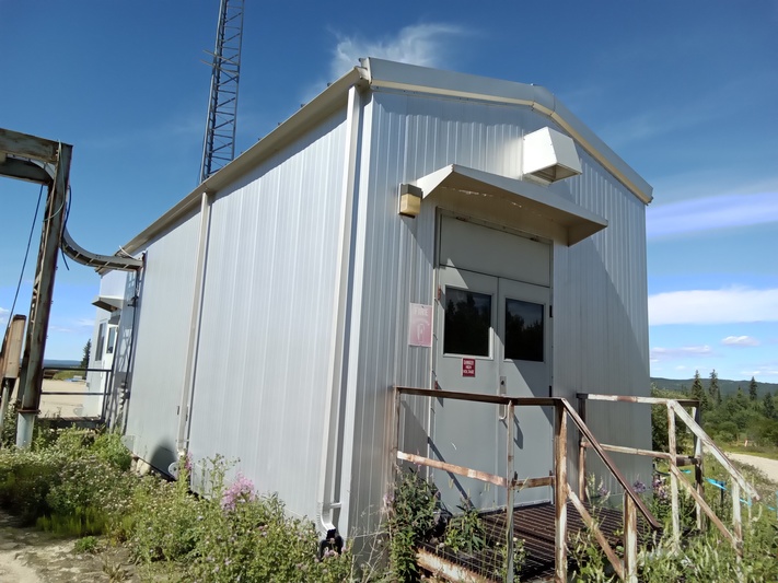 Allen-Bradley, MCC, 1200 Amp., 5000 Volts, 3 phase, 31' x 14' x 14' building, heated, skidded, missing