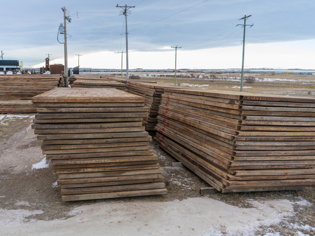 8' x 20' steel and wood rig matting