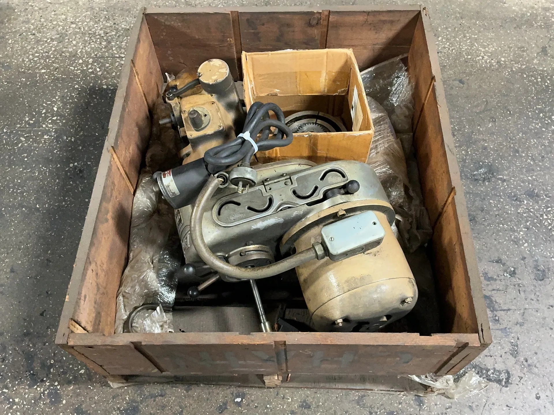 Bridgeport, mill head assembly, 325/2720 RPM