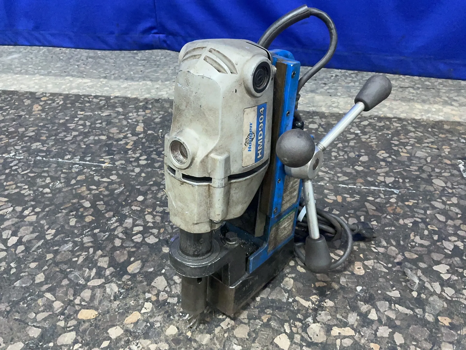 Hougen #HMD904, magnetic drill, 450 RPM, 8 A, 115 V.