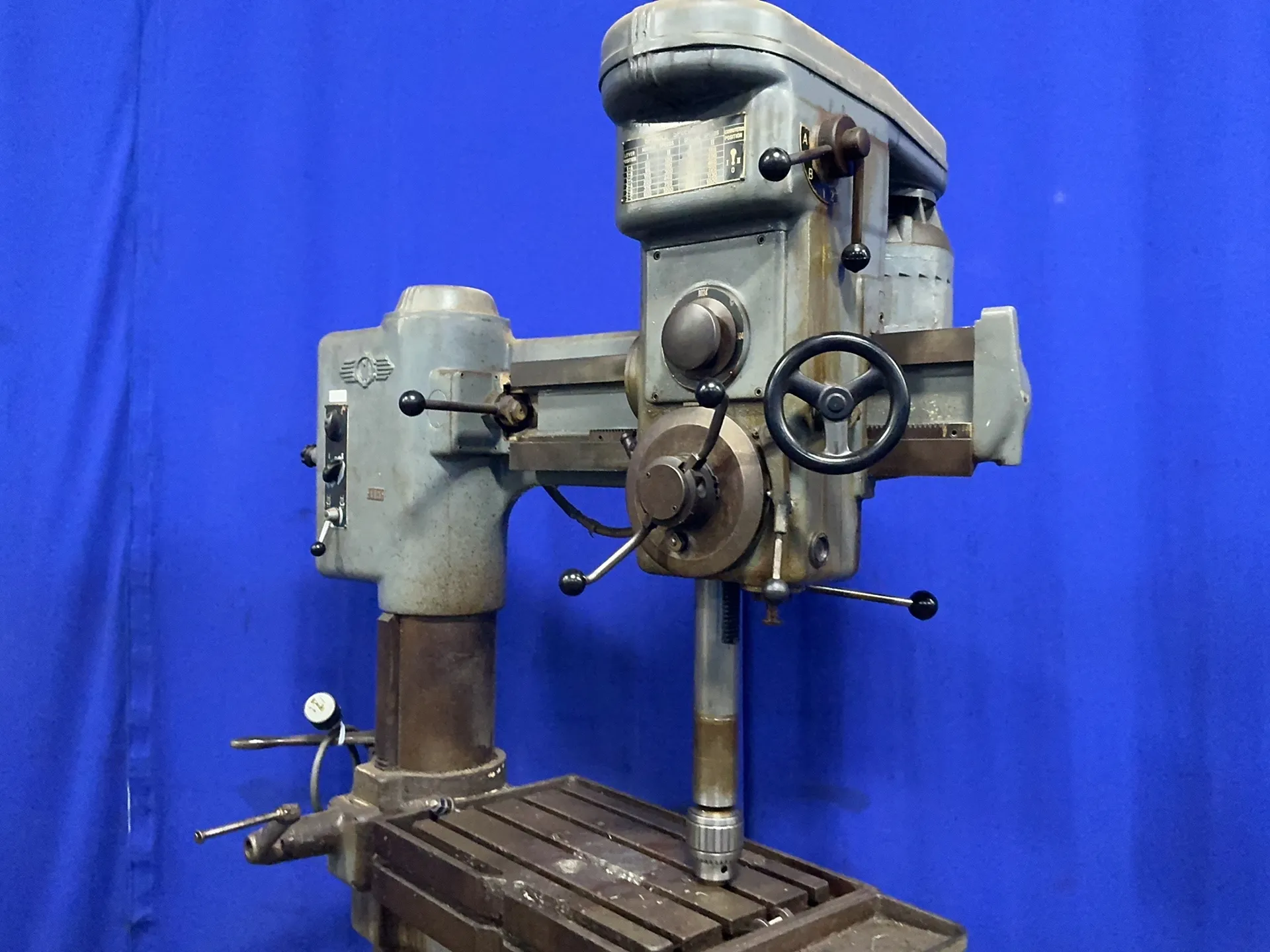 3' - 7" radial arm drill, 16" x 22" T-slot table