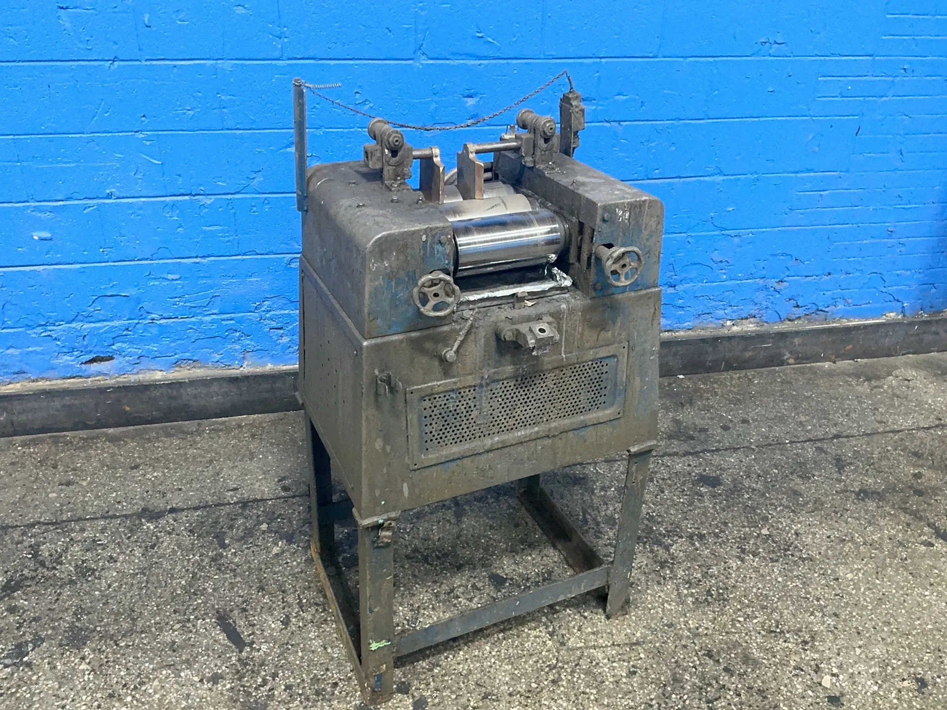 Kent, roll mill, 3 rollers, 3-5 HP, 3 phase, Multi-Voltage
