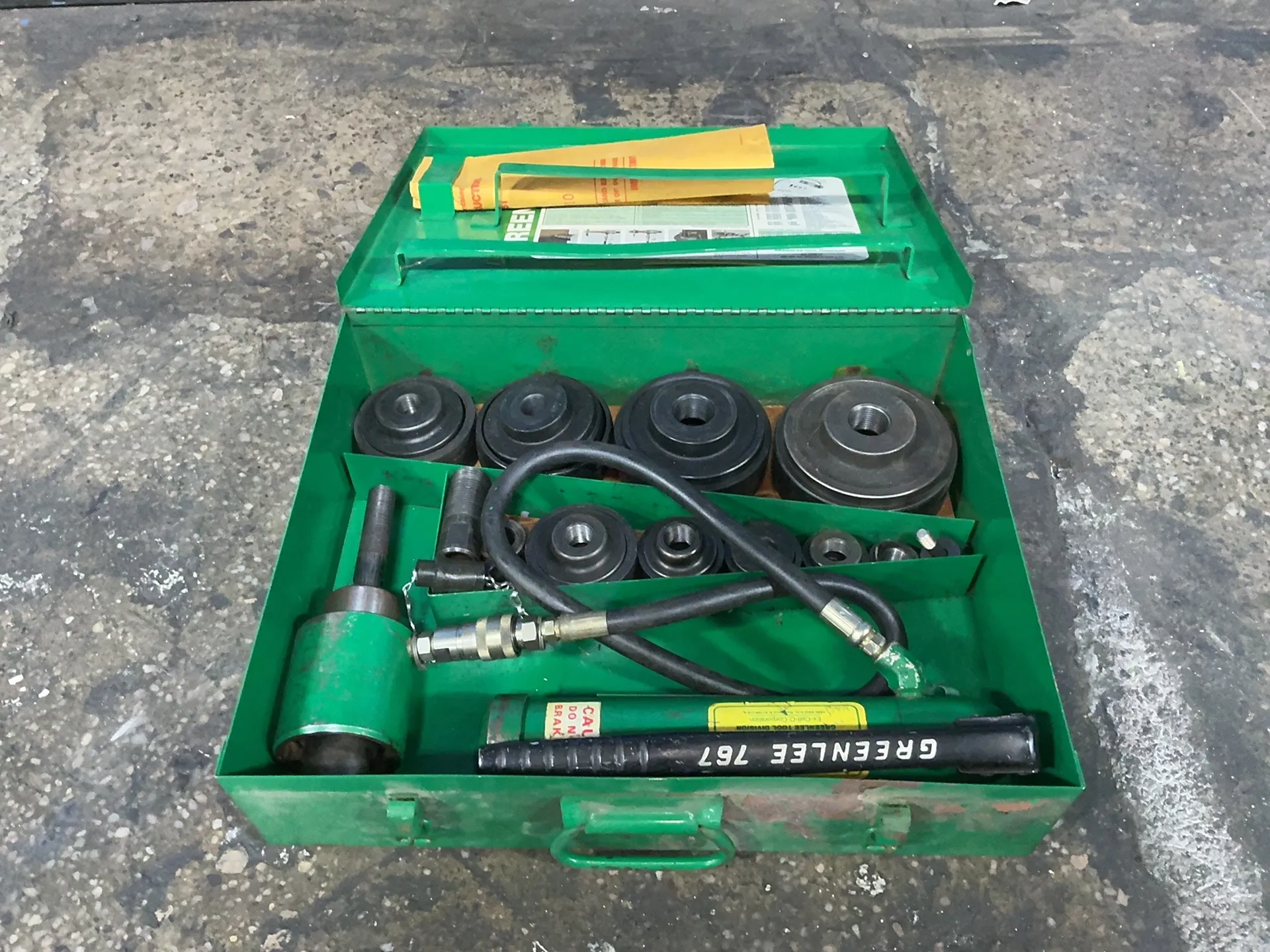 Greenlee #7310, knockout punch driver set