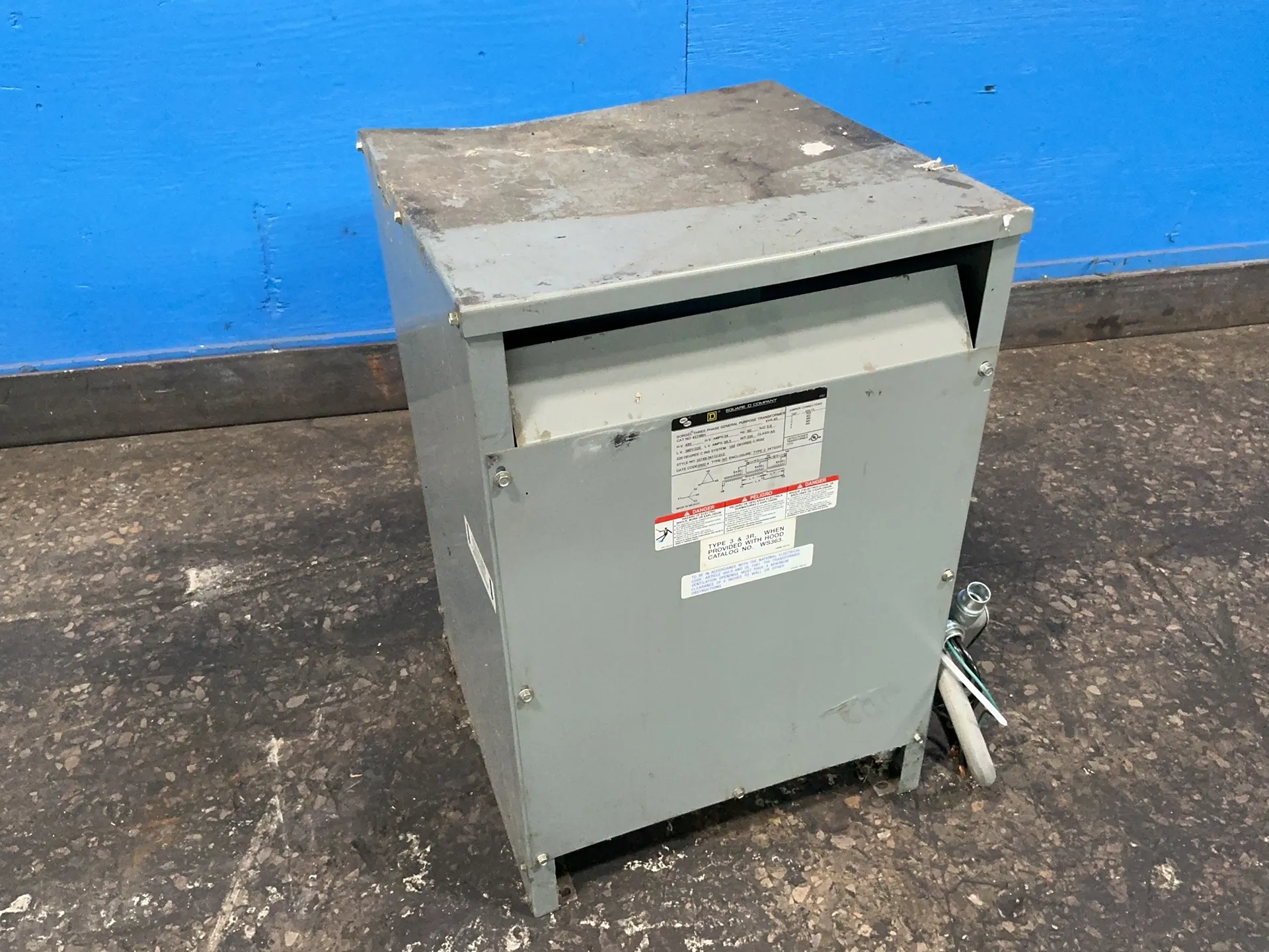 45 KVA 480 Primary, 380Y/220 Secondary, Square D 45T96H, general purpose transformer, 3PH