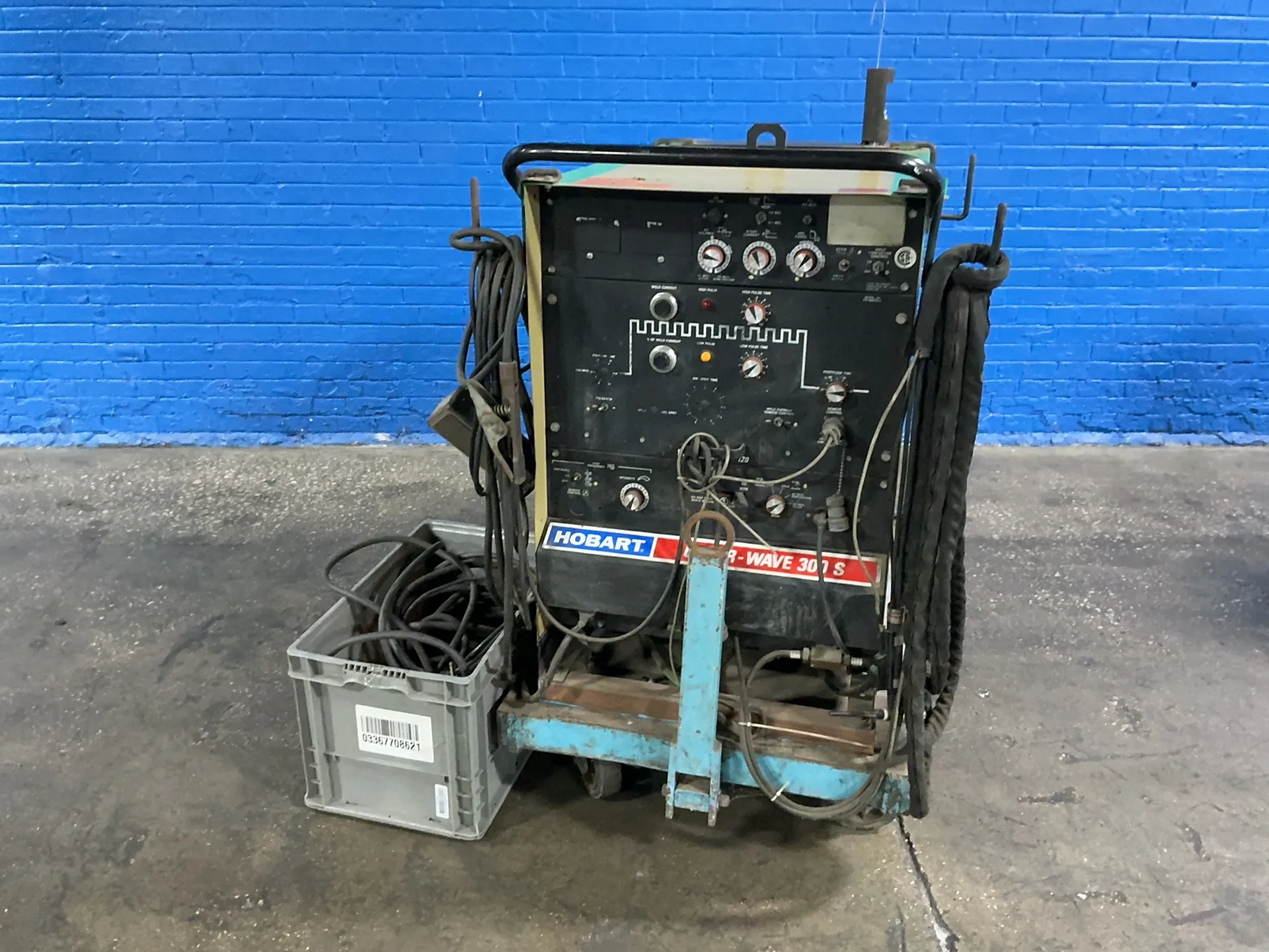 300 Amps, Hobart #CYBER-WAVE-300S, welder, 230/460 V., 3 phase
