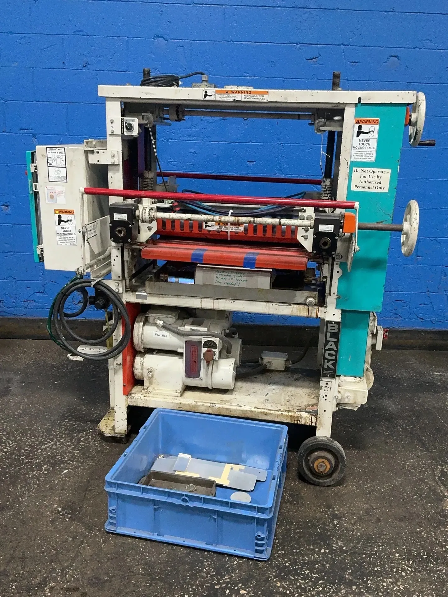 Black Brothers #22-D-500, roll coater, 26.5" capacity, 3 KW, 7 A, 460 V., 3 phase