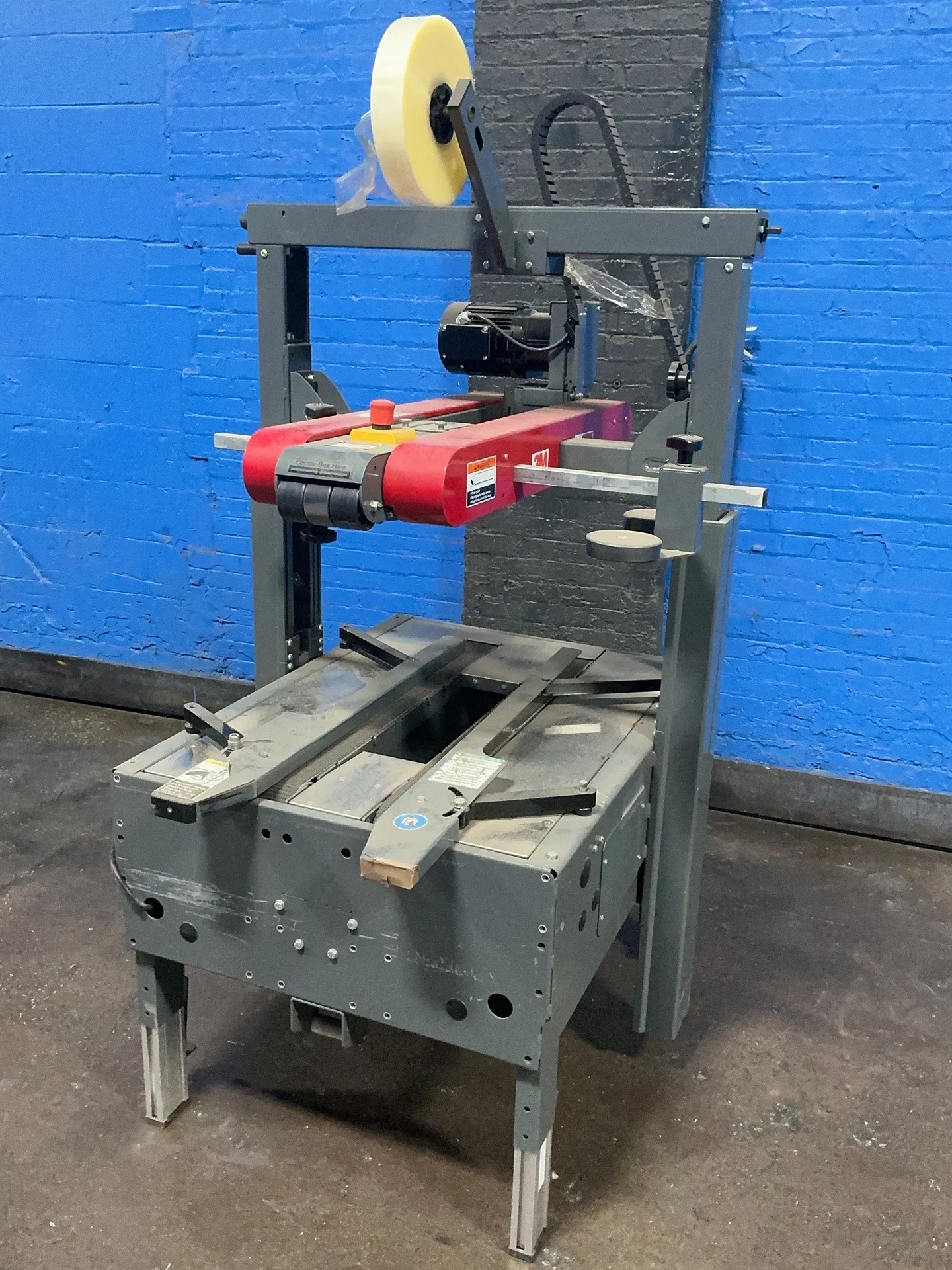 3M #7000A-PRO, case sealer, 8" x 39", top tape head, .25 HP, 700 width, 120 V., 1 phase, 2016