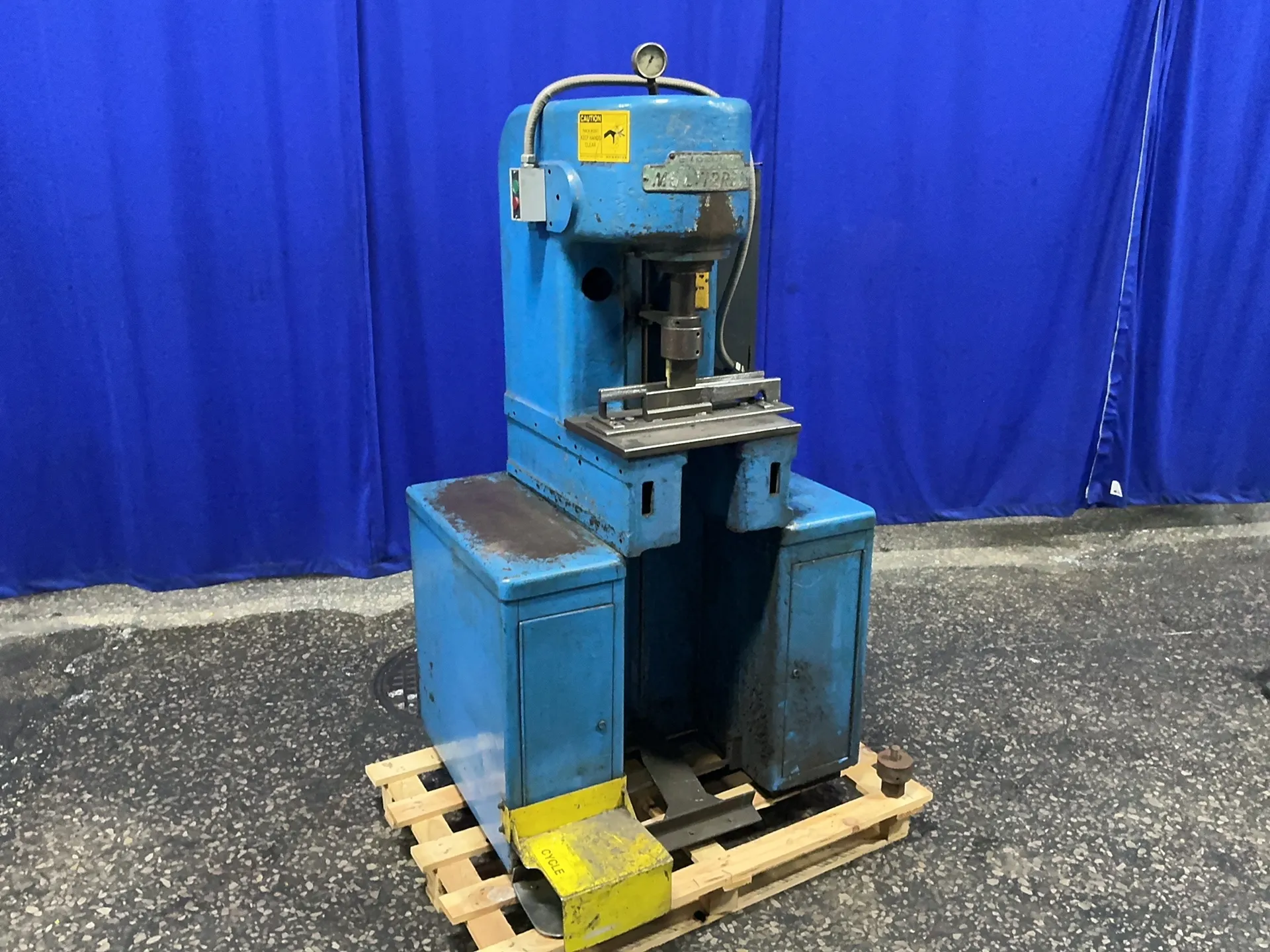 4 Ton, Denison #MC01FA11S01A01, Multipress, 5000 psi, foot pedal, 1740 RPM, 220/440 V., 3 phase