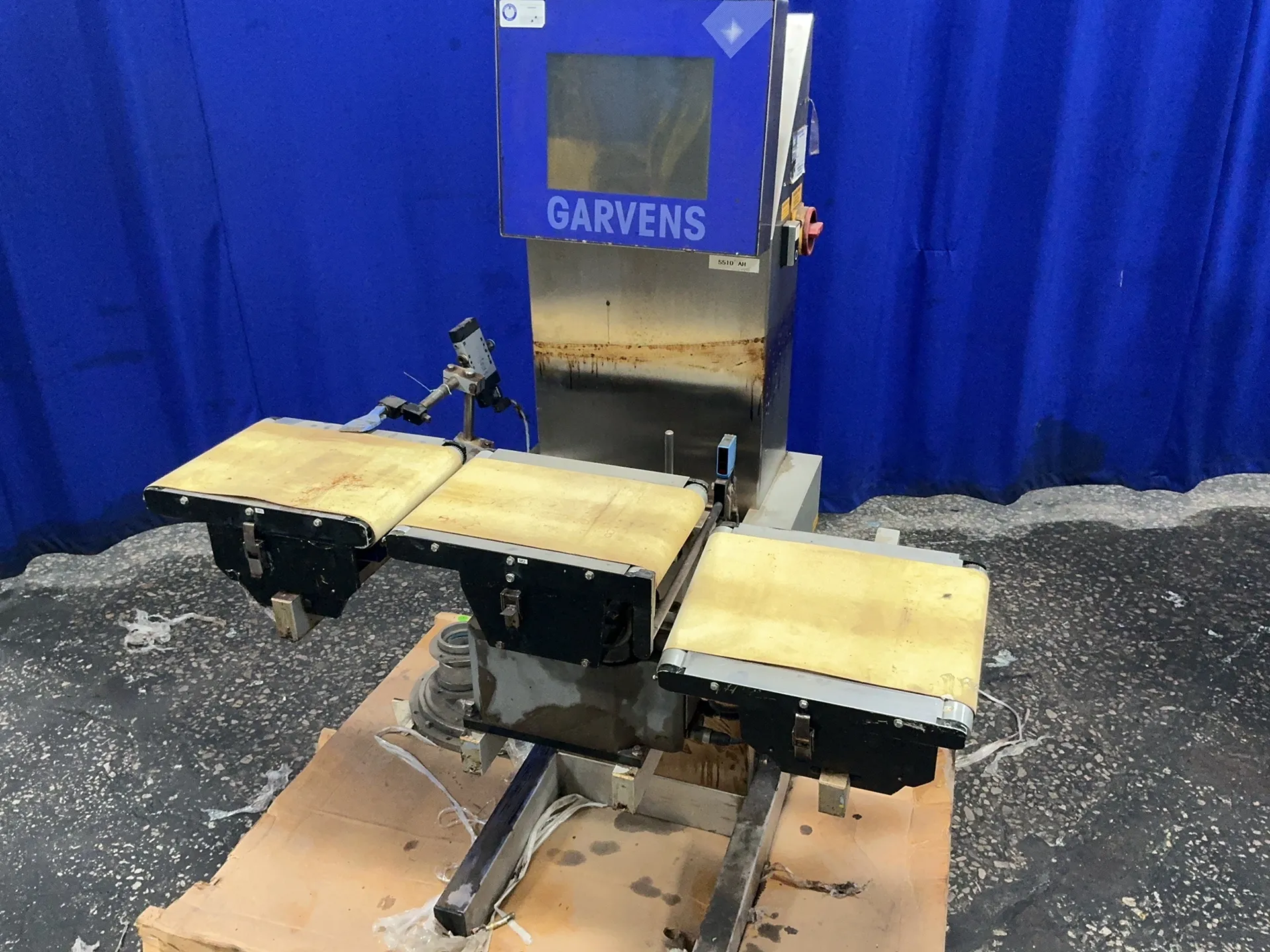 Gravens #S3, checkweigher, 1000 g, 8" x 13" belt conveyors, digital display, 230 V., 2000