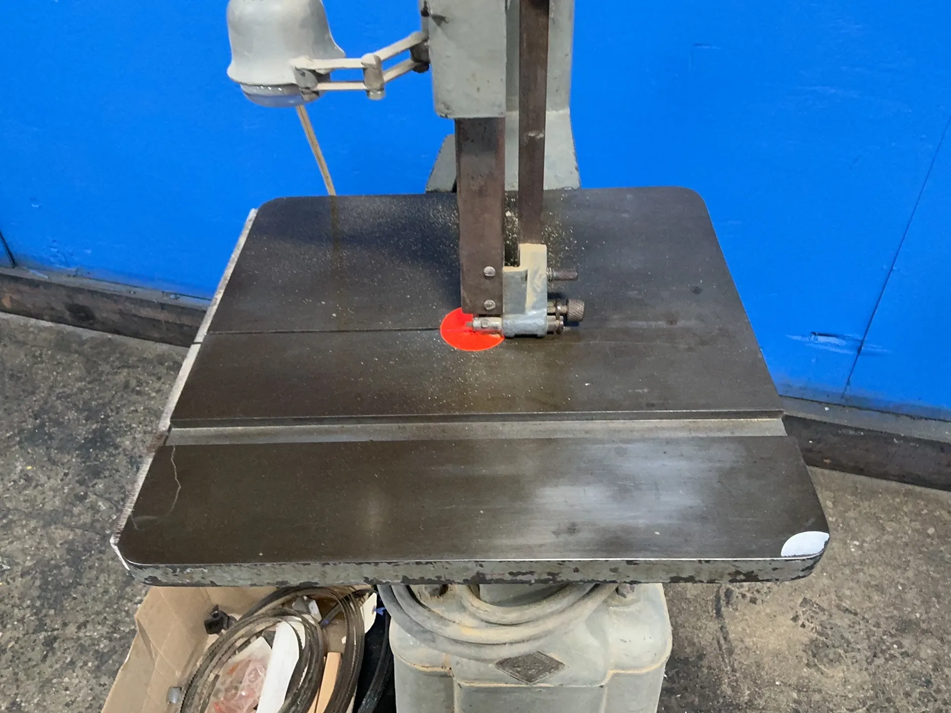16" x 8" Yates, vertical band saw, 18" x 18" table, 1/2 HP, 1725 RPM, 220 V., w/ box of accessories
