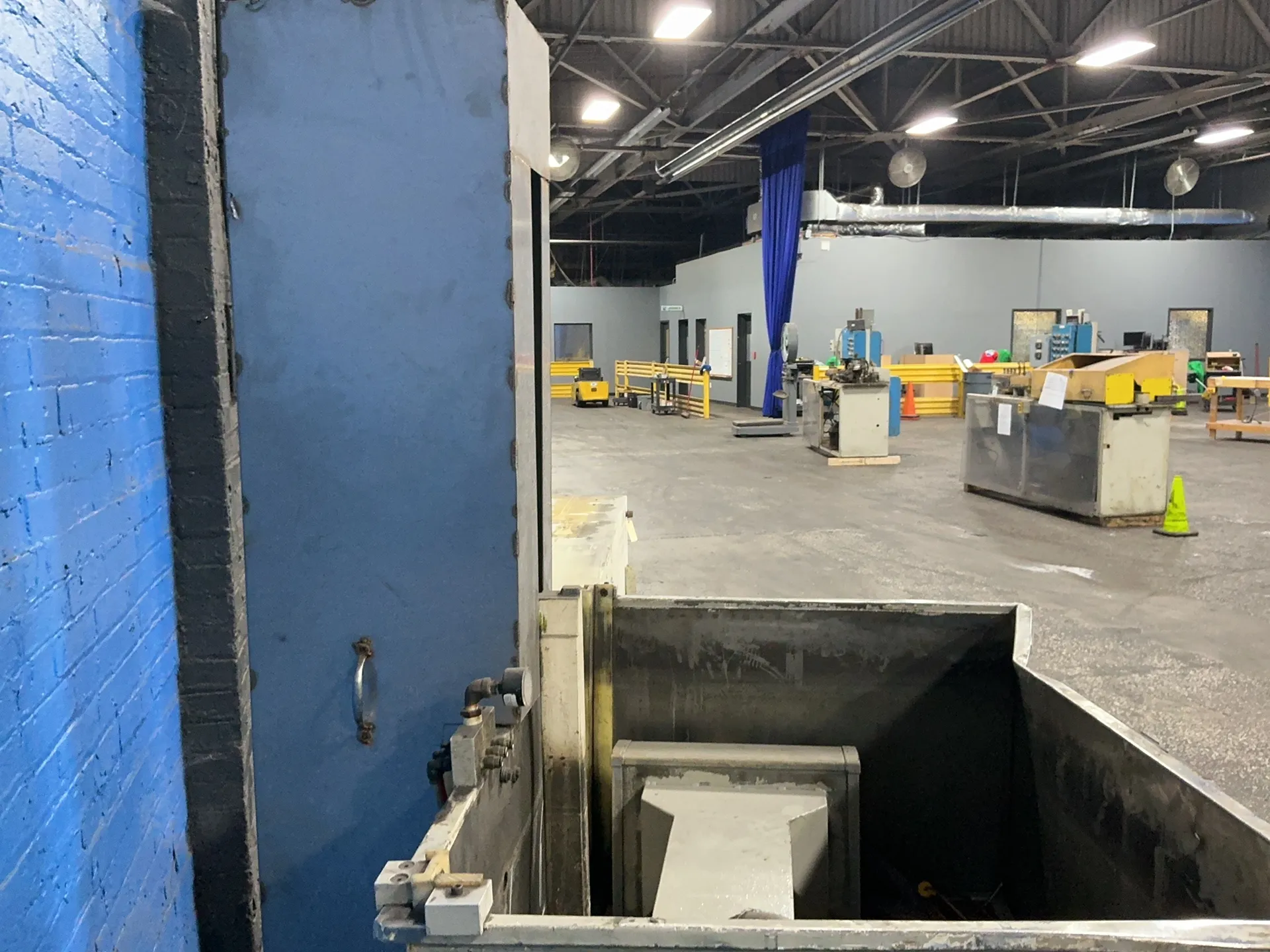 Wash tank, 42" x 30" x 24" basin, AS IS