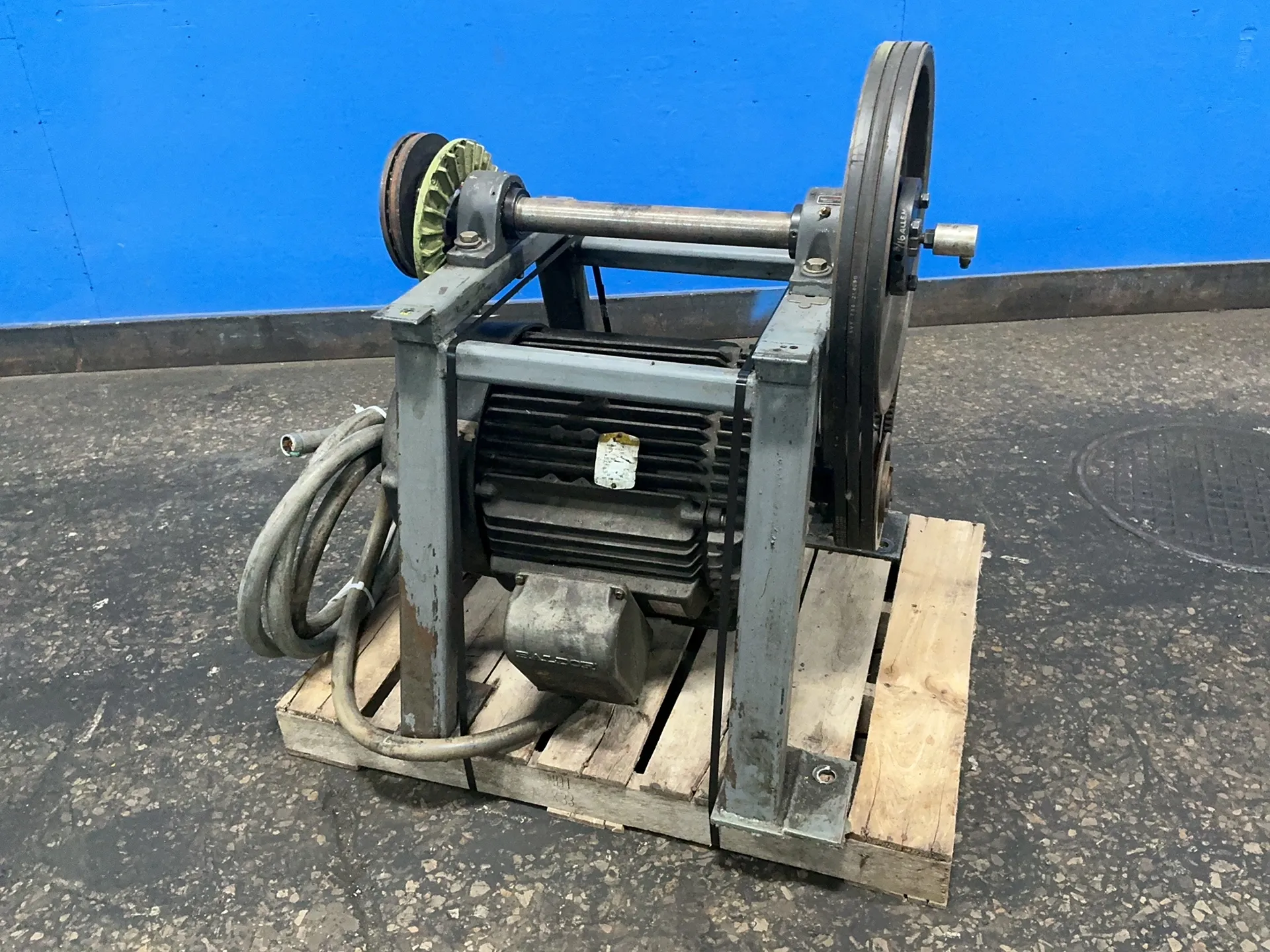 40 HP 1760 RPM Baldor #M4110T, Frame 324T, belt driven pulley system, 34/17 Amps, 3 phase, 60 Hz, 230/460