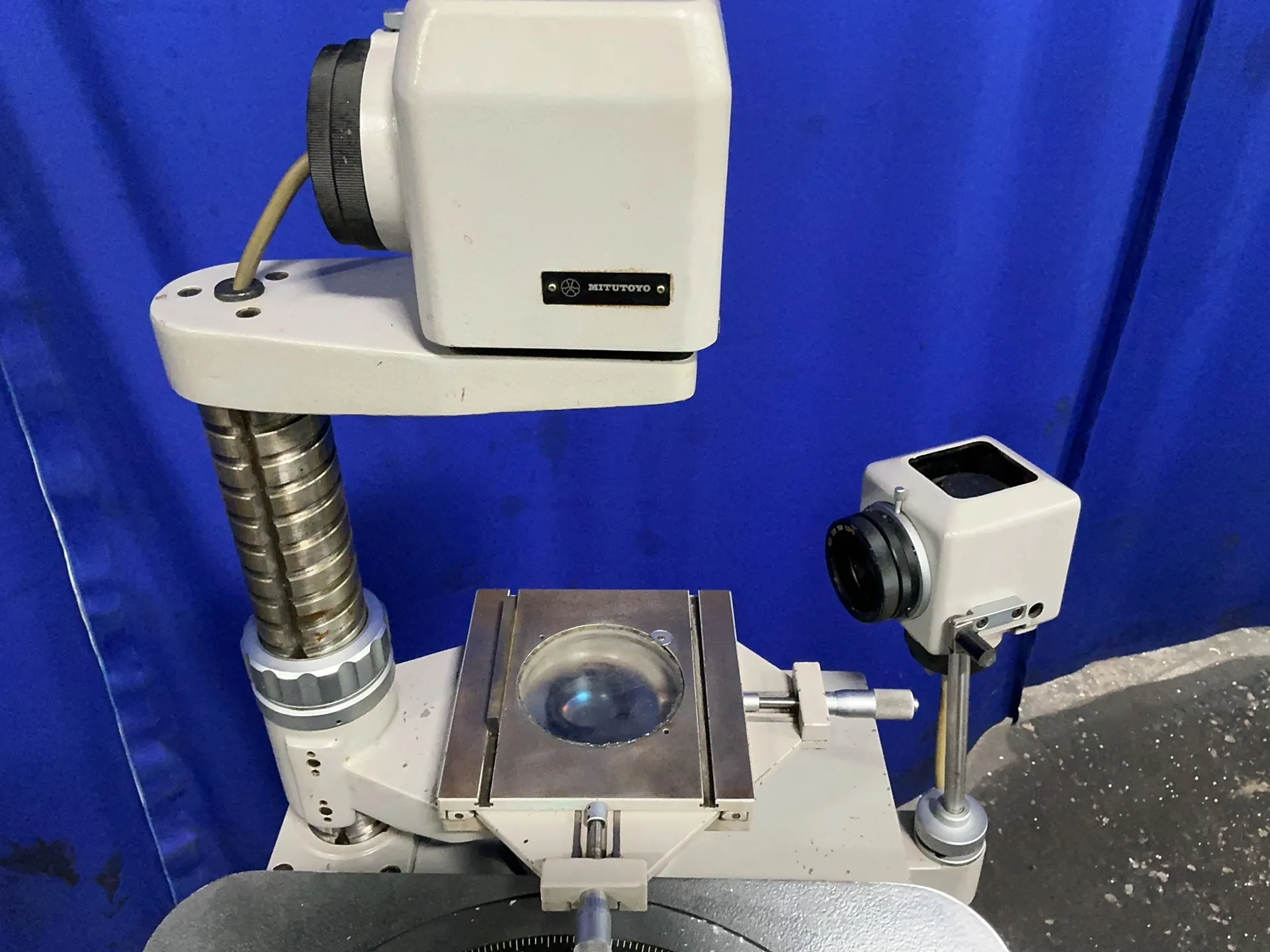14" Mitutoyo #PV-350, optical comparator, lenses