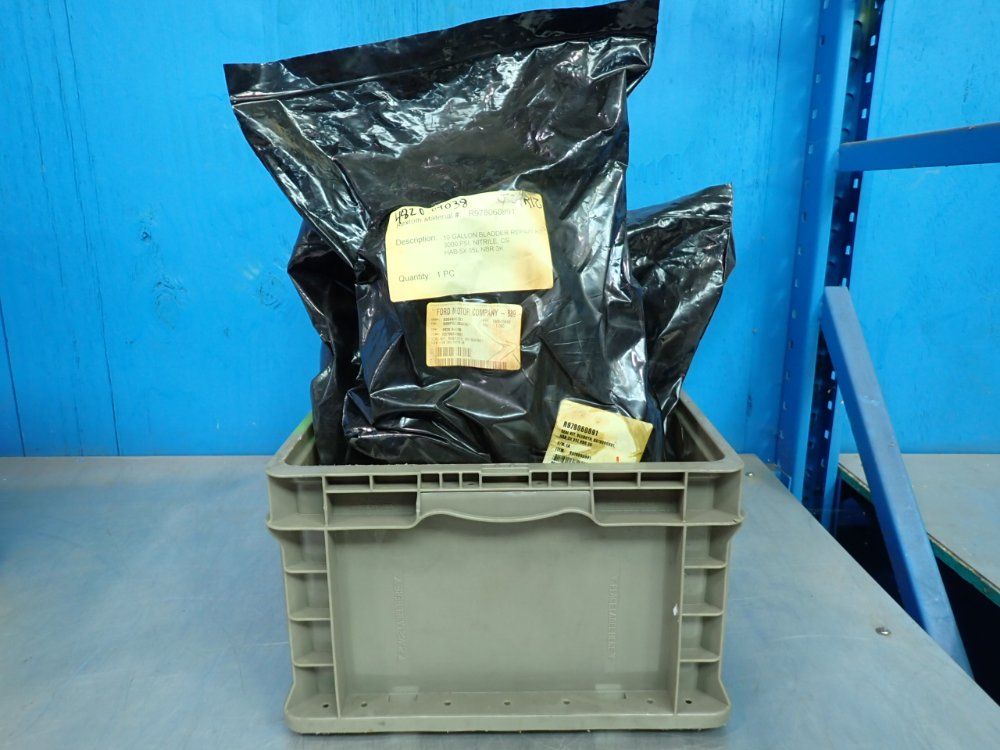 Rexroth #R978060891, 10 Gallon Bladder Repair Kits, HAB-5X 35L NBR, 3000 PSI, LOT of 5