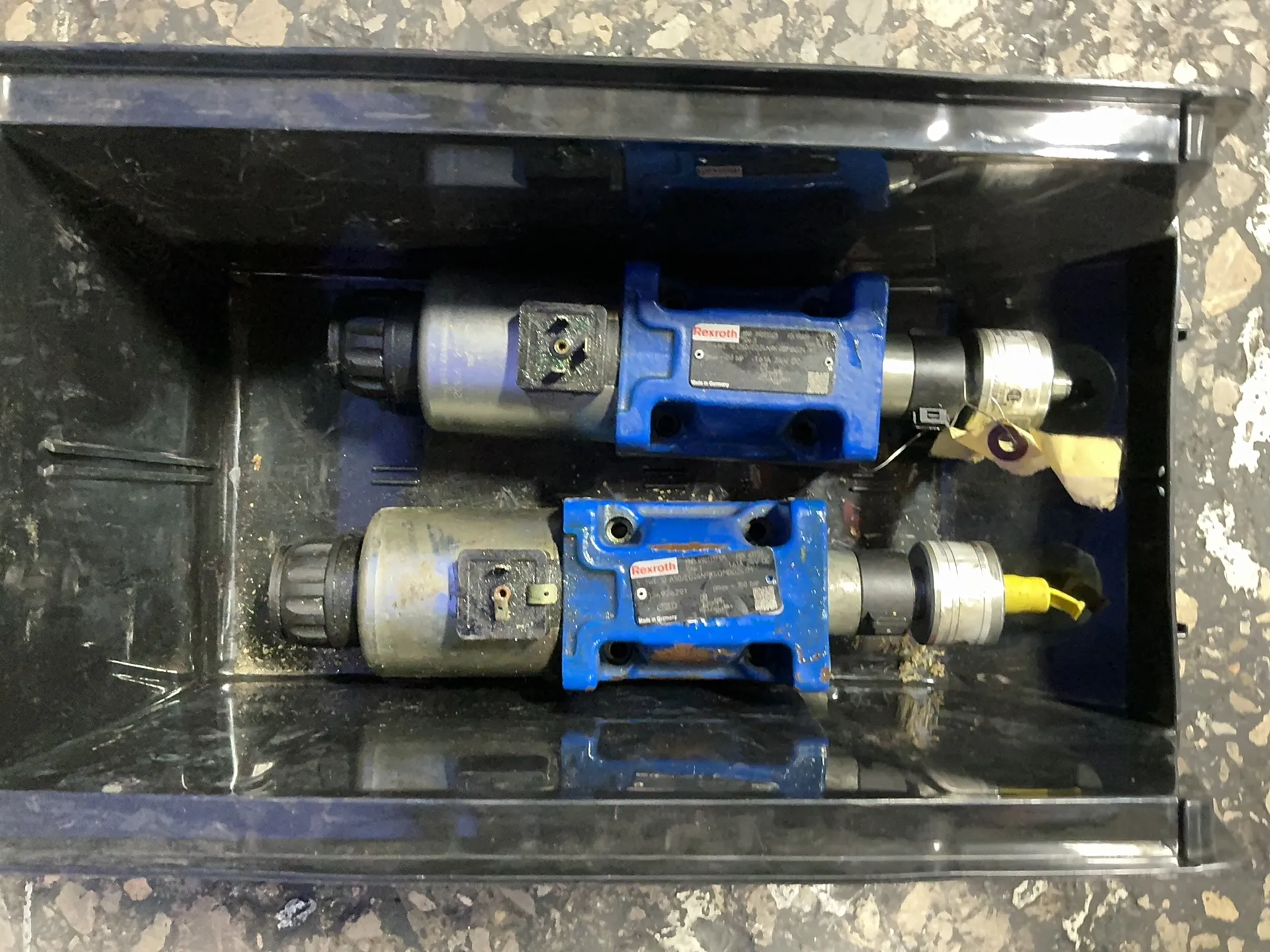 Rexroth, Spool Valves, 35 Bar, 1.61 A, 24 V., LOT of 2