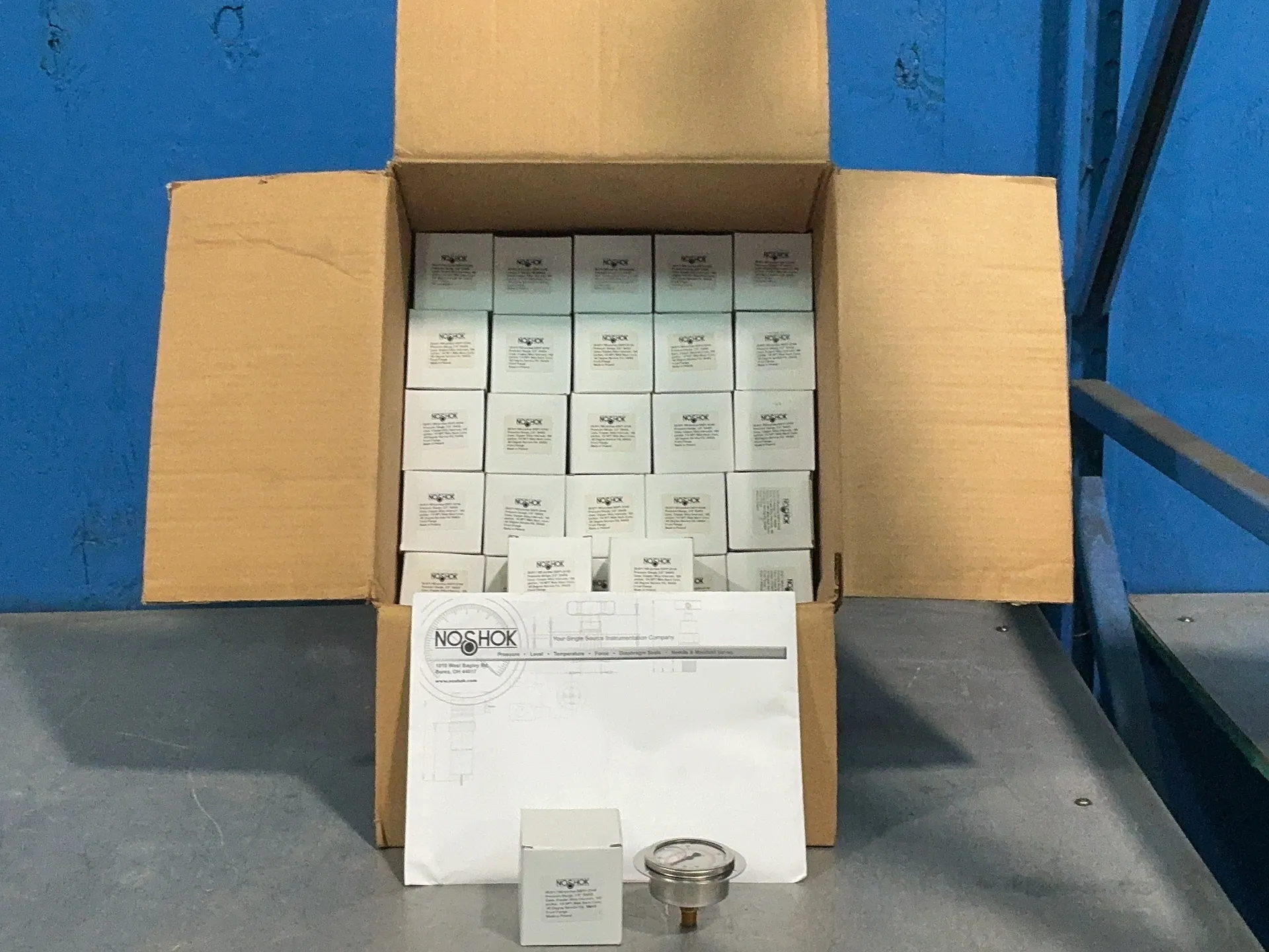 Noshok #25-911-160-PSI/BAR-SSFF-GY40, pressure gauges, 0-160 PSI, LOT of 78, new