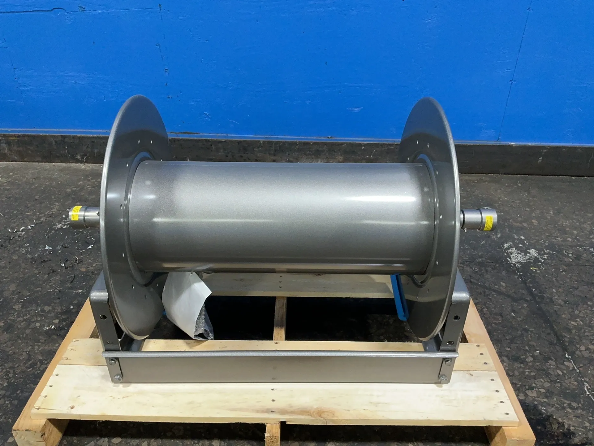 Hannay Reels #7034-23-24-10.5-RT, air hose reel, 6" x 25.5", detachable handle, 2024 (3 available)