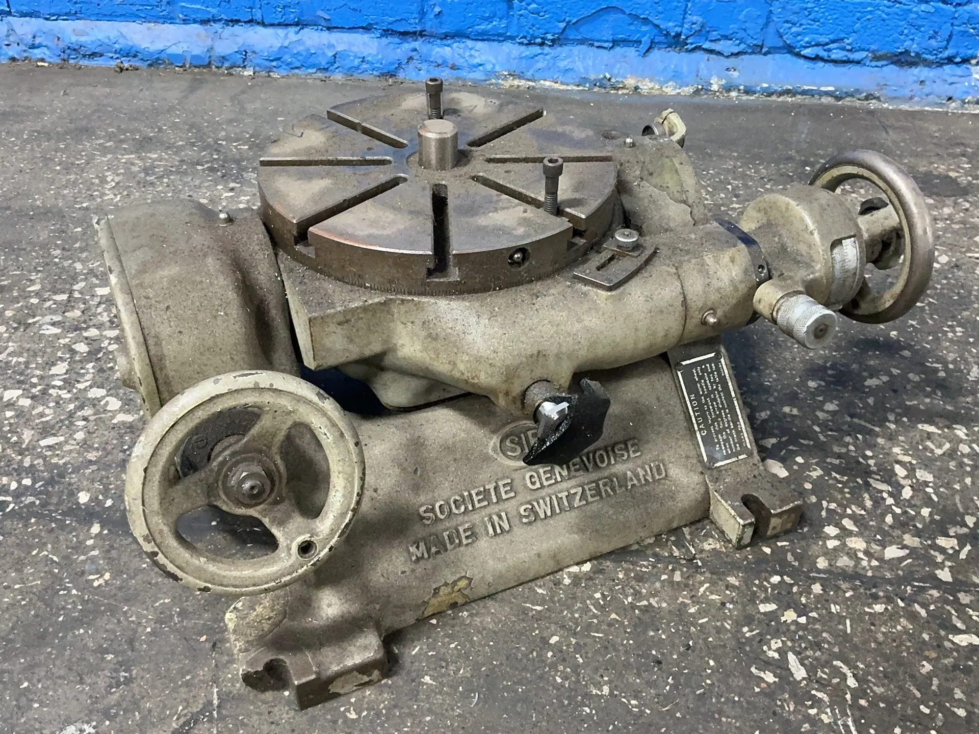 9" Societe D'Instruments Genevoise #B1-3C, tilting rotary table