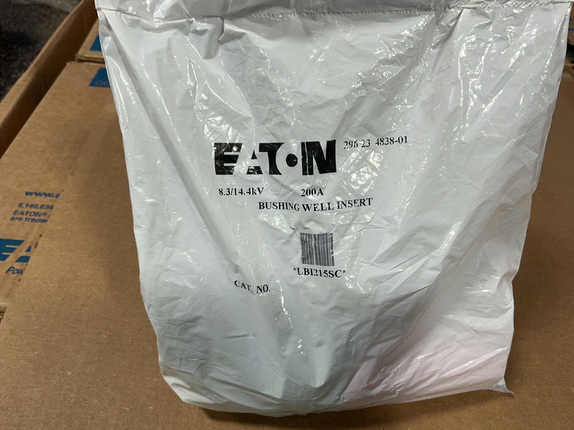 8/14.4 KV, Eaton, bushing well insert, 200 Amps.