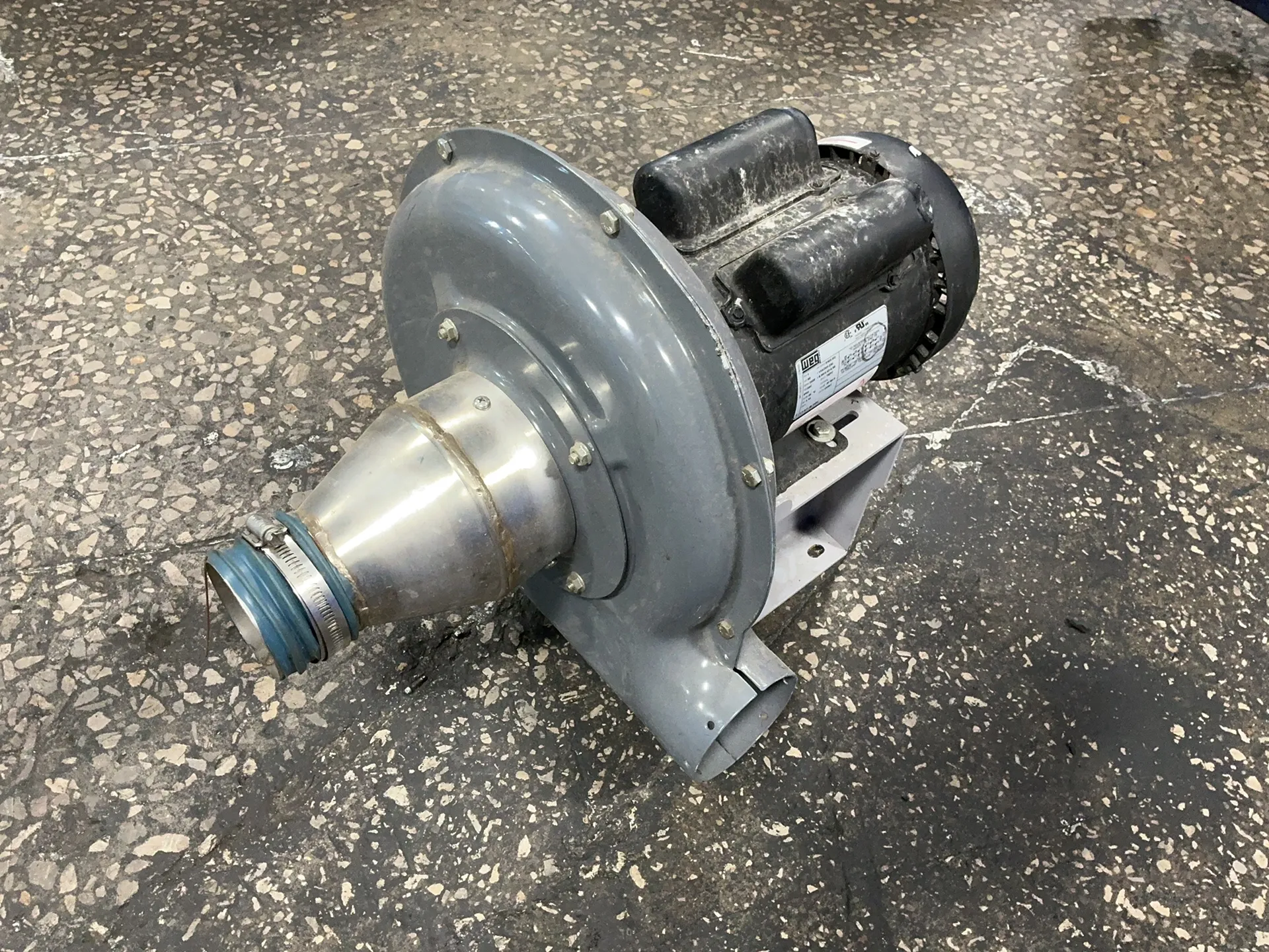 200 cfm, Cincinnati Fan #SPB-9, Blower, 3/4 HP, 3500 RPM, 8/4.42-4 A, 115-208-230 V.