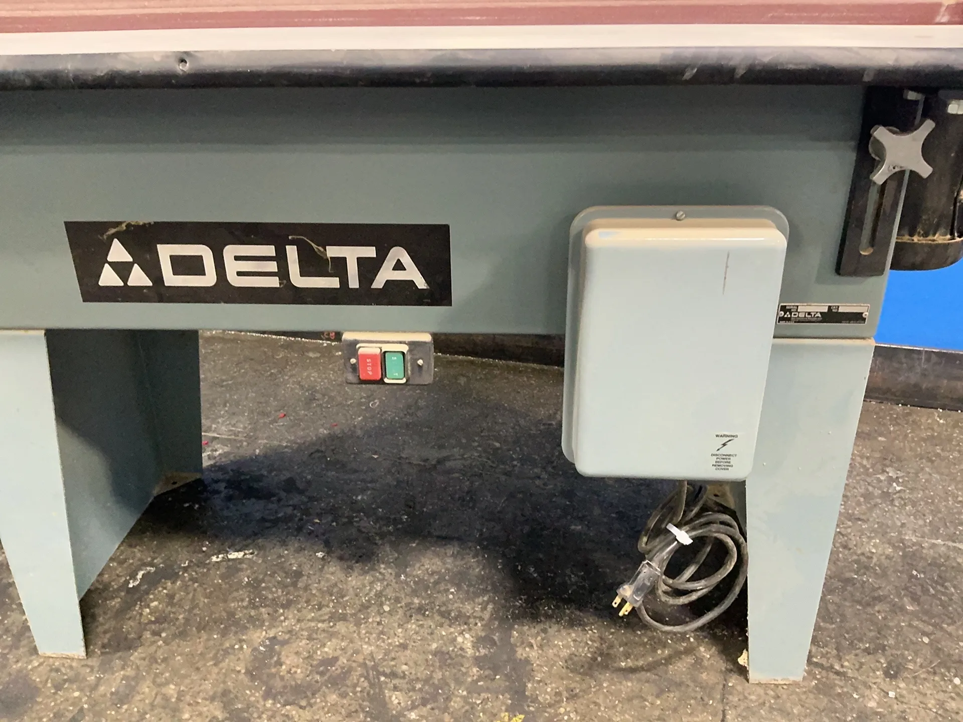 4" x 124" Delta #31-361, Edge Sander, (2) 12" x 60" tables, 1.5 HP, 115/230 V.