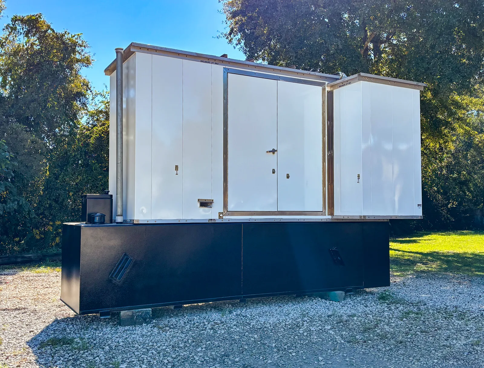 300 KW Caterpillar #C9, diesel generator, sound attenuated enclosure, 277/480 Volts, 211 hours, 2007