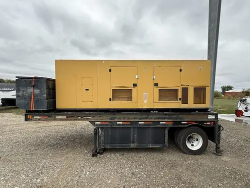 400 KW Caterpillar #3456, portable diesel generator set, 208/120 Volts, 3-phase, 348 hours, 610 HP @ 1800