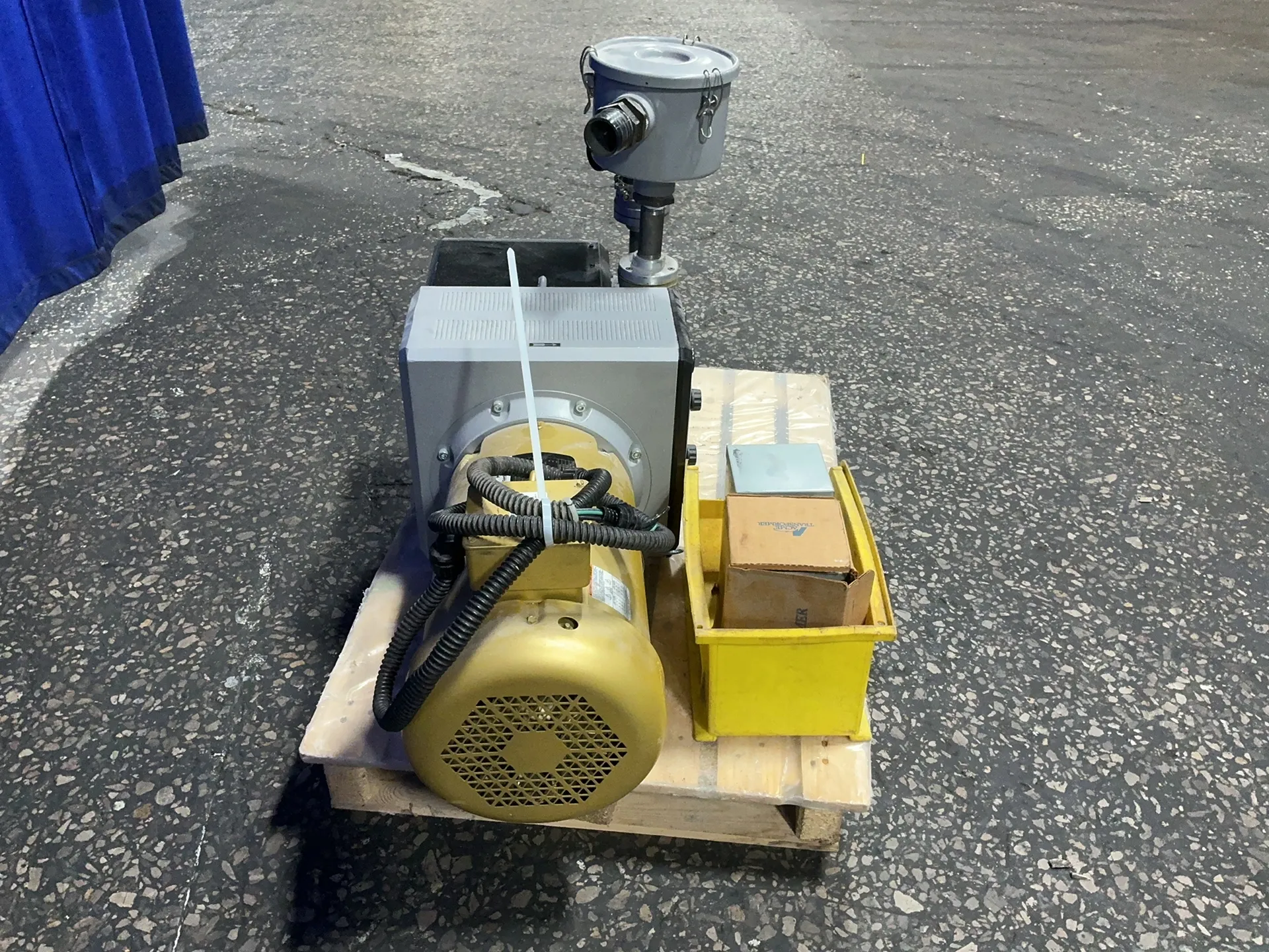 Gardner Denver #V-KTA-80/1-C-(37), Vacuum Pump, 0.6 bar, 7.5/6 HP, 1770/1470 RPM, Multi-Voltage