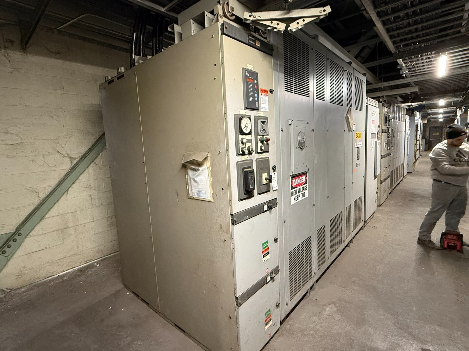 2500/3333 KVA 13,800 Delta Primary, 600Y/346 Secondary, Cutler-Hammer, Cast Coil Dry Type Transformer w/