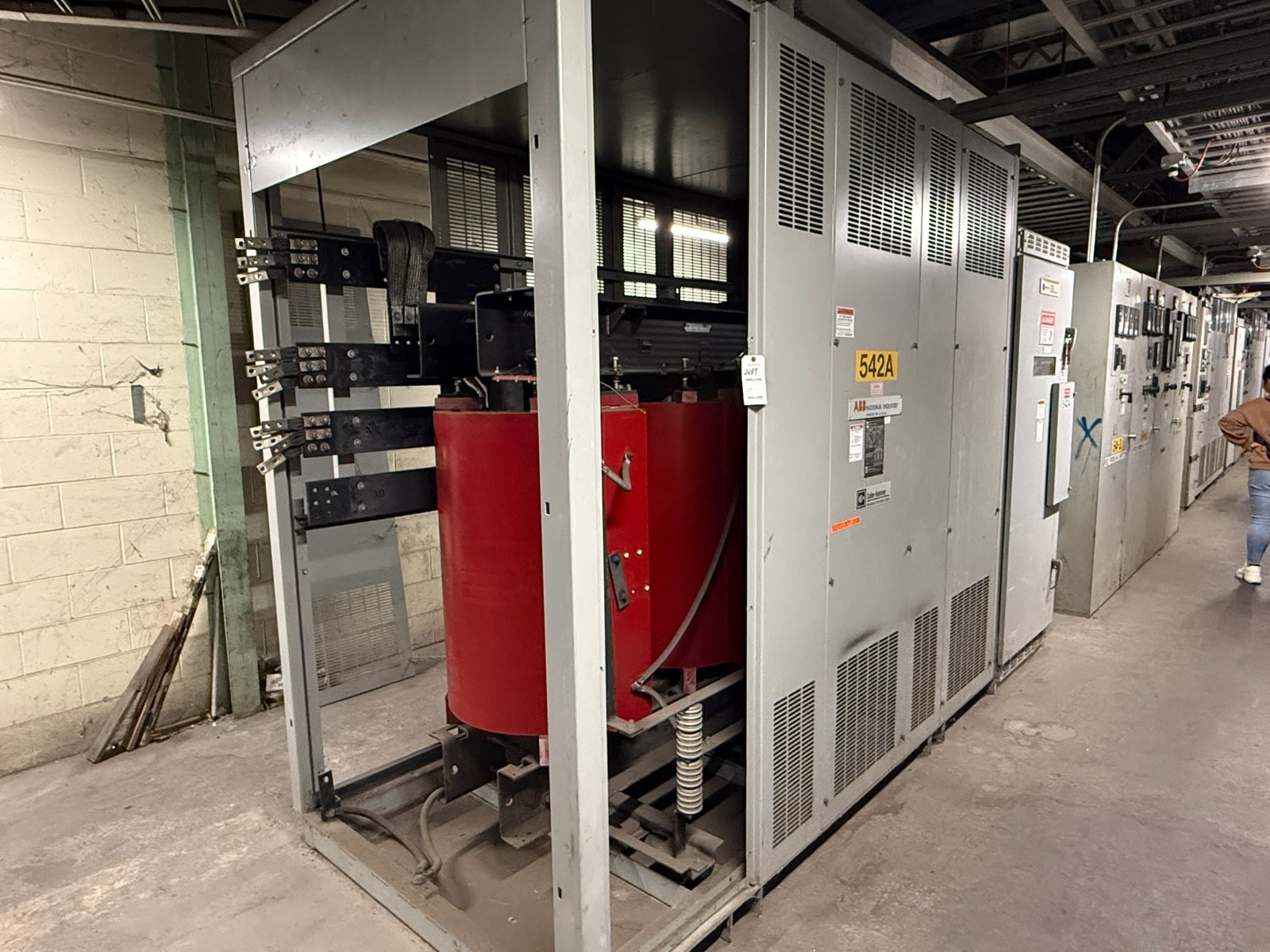 2500/3333 KVA 13,800 Delta Primary, 600Y/346 Secondary, Cutler-Hammer, Cast Coil Dry Type Transformer, AA/FA