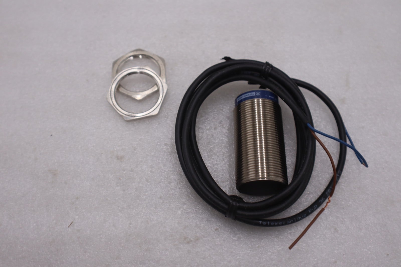 Schneider Electric #XS603B1MBL2, Proximity Switch
