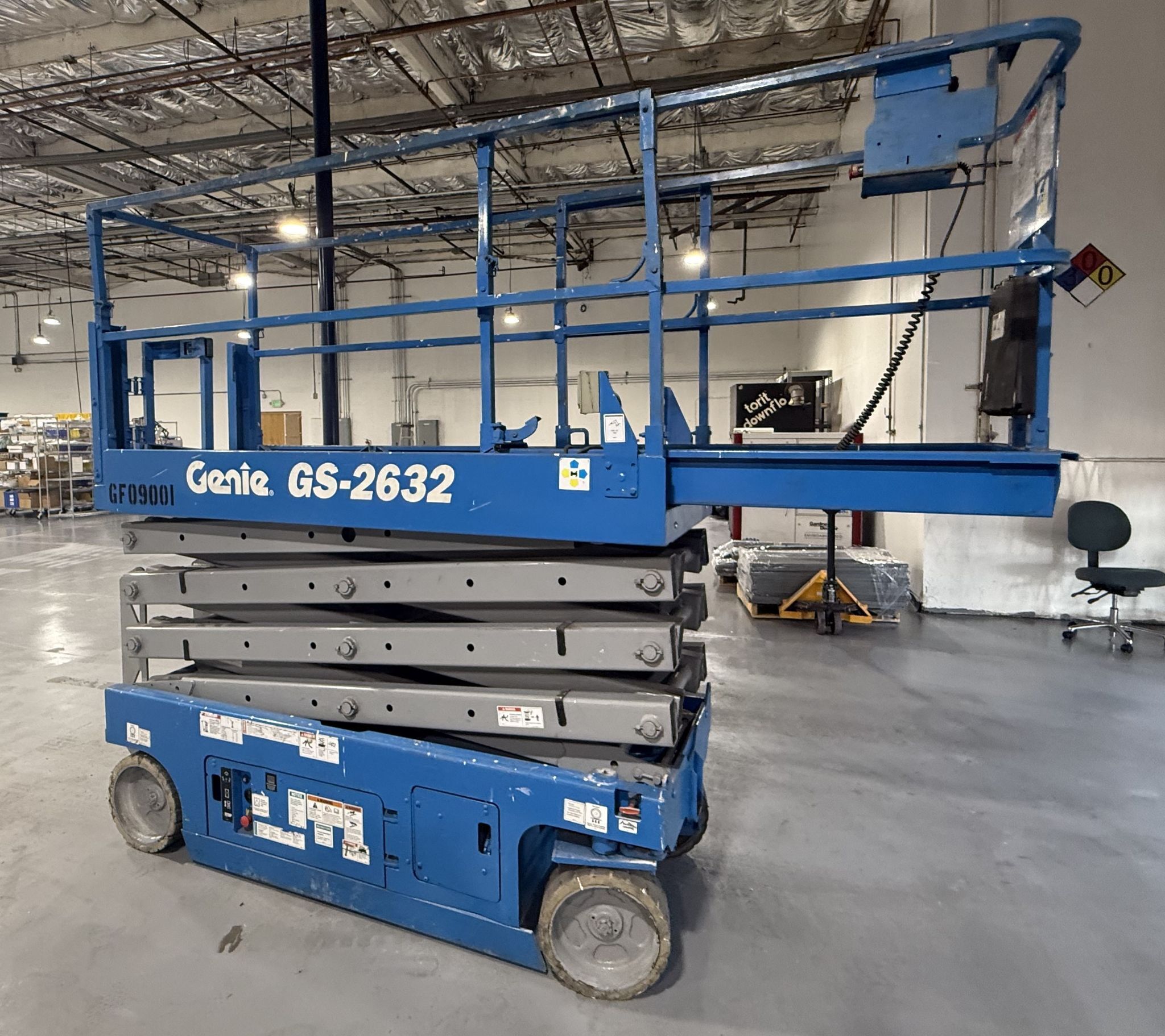 500 lb. Genie #GS-2632, Electric Slab Scissor Lift, 26' platform height, 32' working height, 32" width, deck