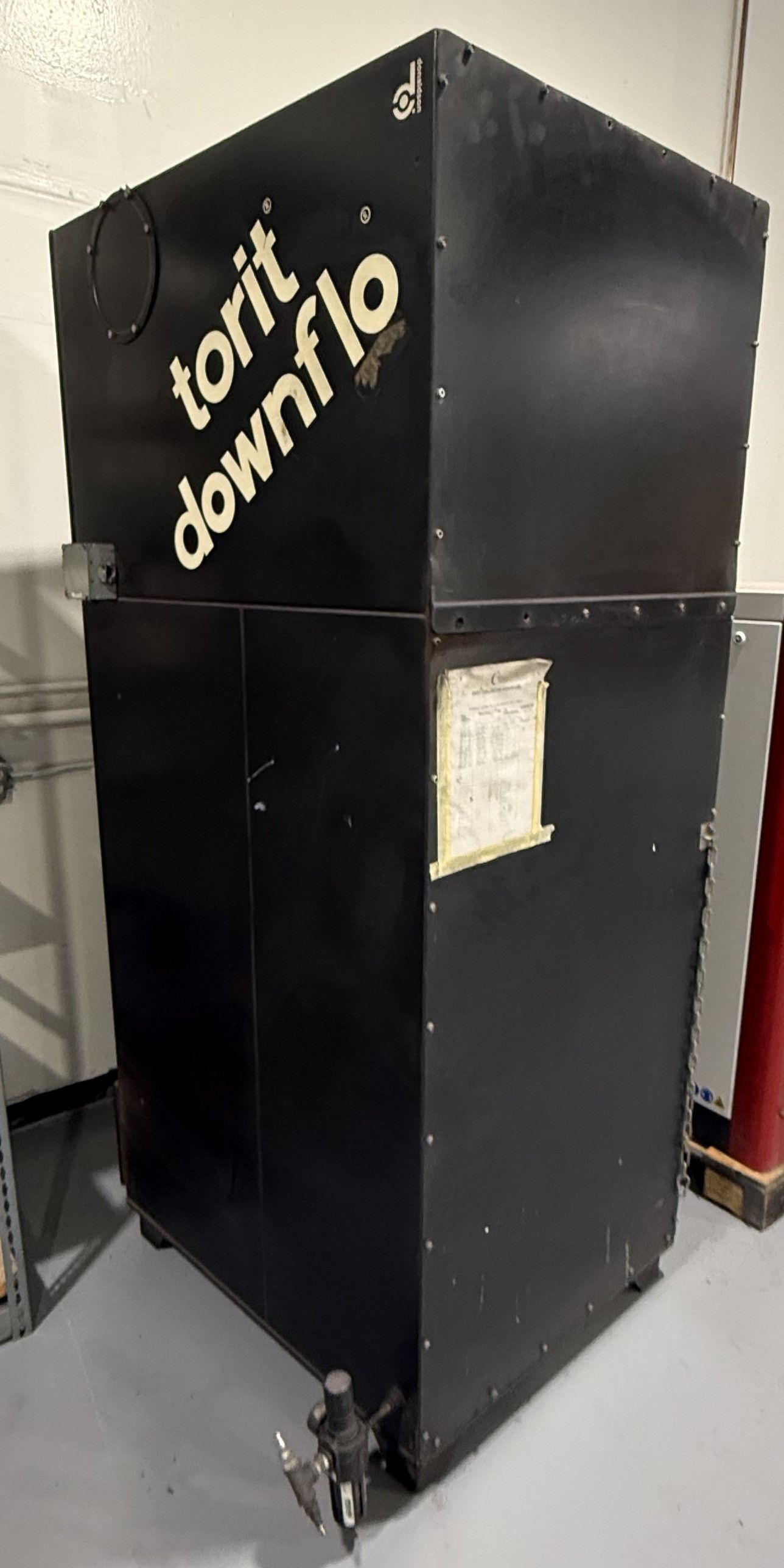 Donaldson Torit #SDF-6, Downflo Cartridge Dust Collector, 7.5 HP, 3450 RPM, pulse cleaning, 208 Volt, 3PH