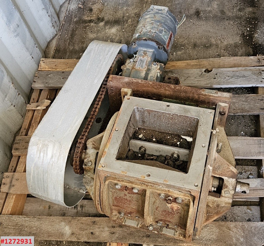 9" x 9" squaring rotary airlock, Stainless Steel, open rotor, 1 HP
