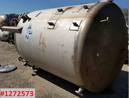 2300 gallon 304 Stainless Steel, 15 psi, 6' 6" x 8', vertical