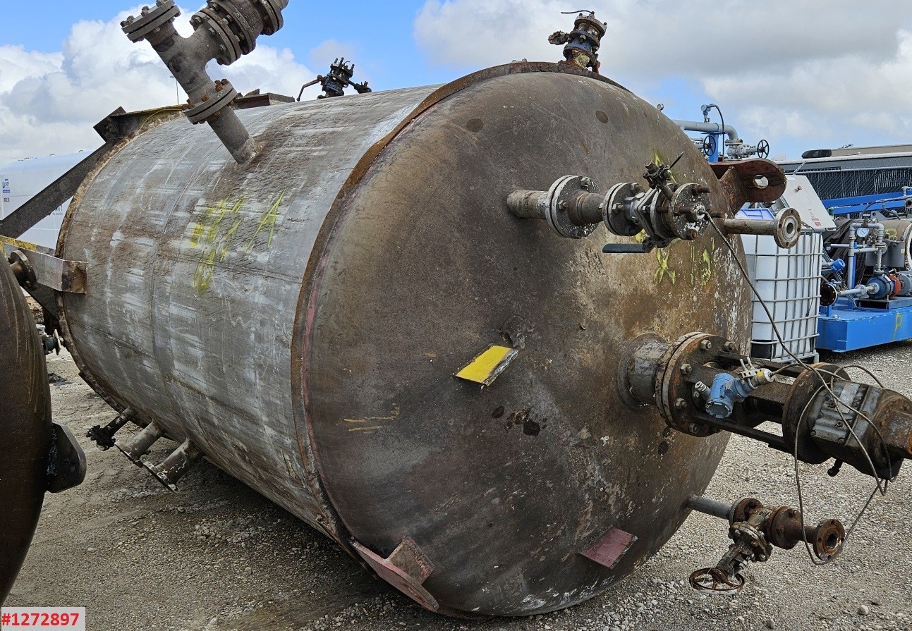 3500 gallon 316L Stainless Steel, mix tank, 150 psi/FV, 7' x 10', vertical, 1.5 HP agitator