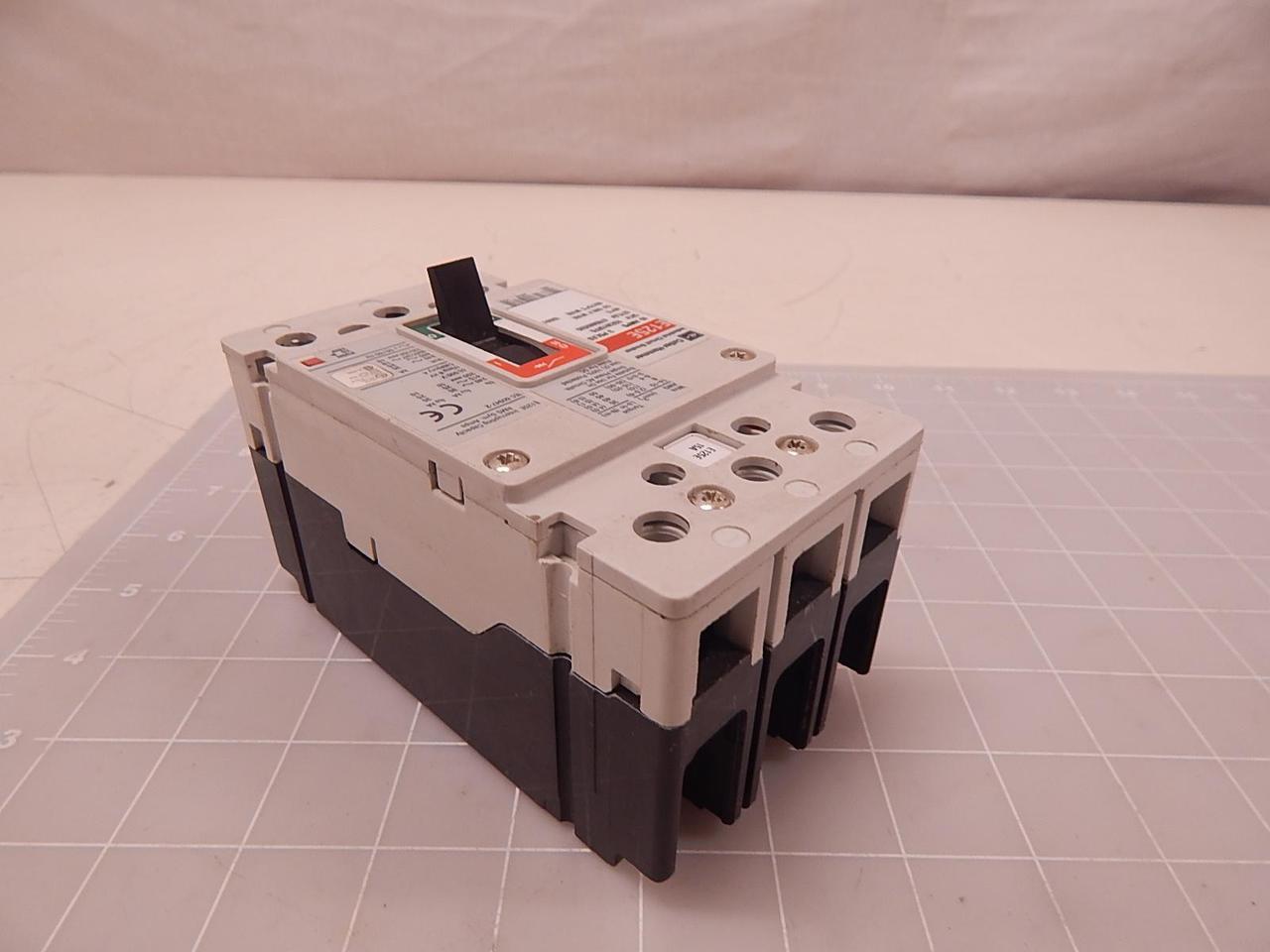15 Amp, Cutler-Hammer #EGE3015FFG, E125E circuit breaker, 3 Pole, 480 Volts AC