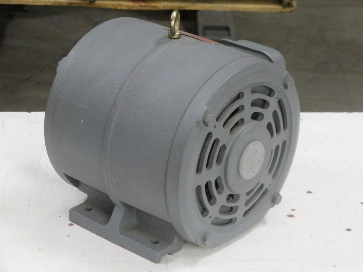 1 HP 870 RPM General Electric #5K182AC405, Frame 182T, DP, induction motor, design B, 4/2 Amp, 3 phase, 60