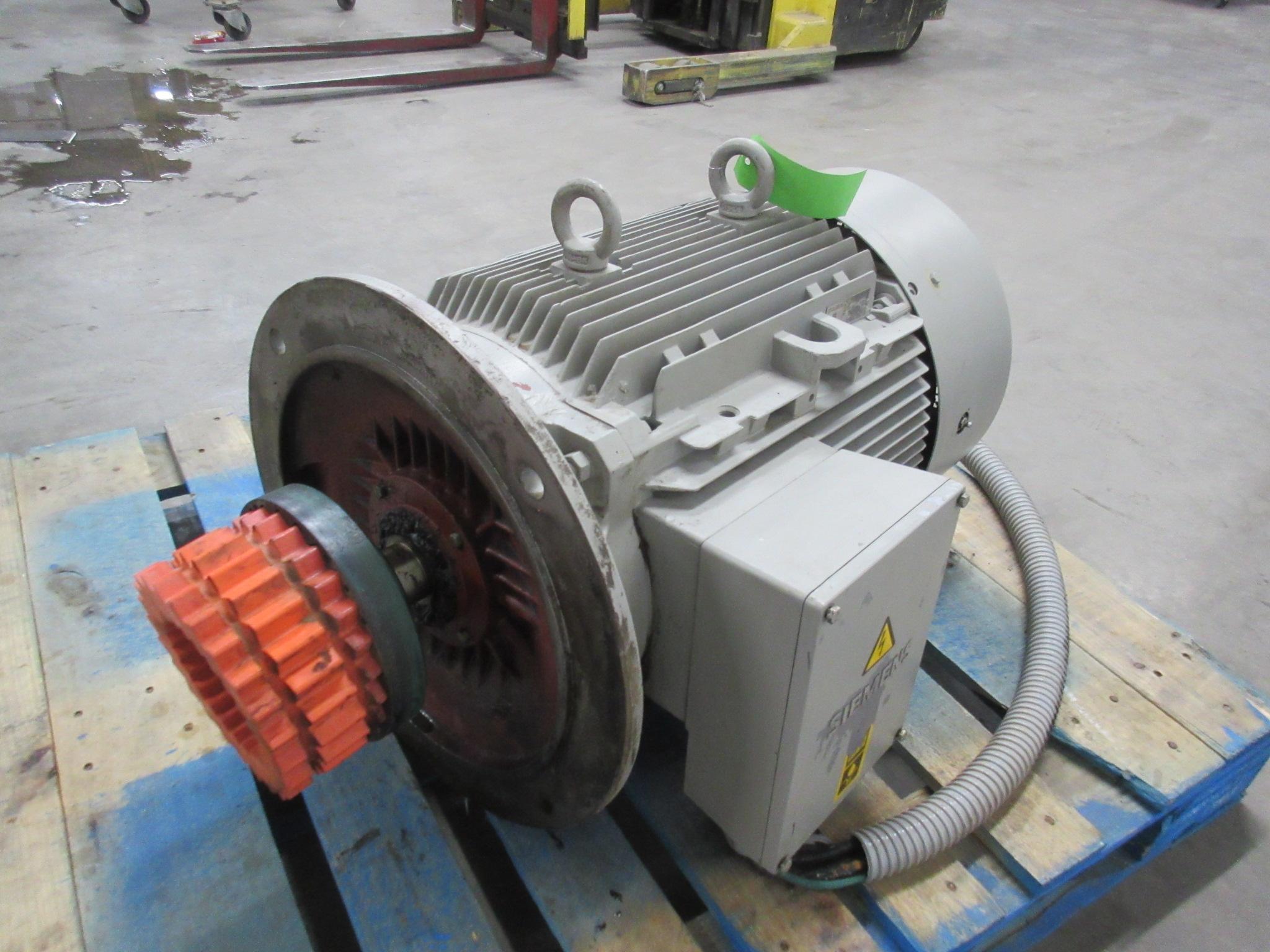 Siemens HP #1LA5207-2A RPM 91-ZN01F, 3 phase induction motor, Frame 200, 37 KW