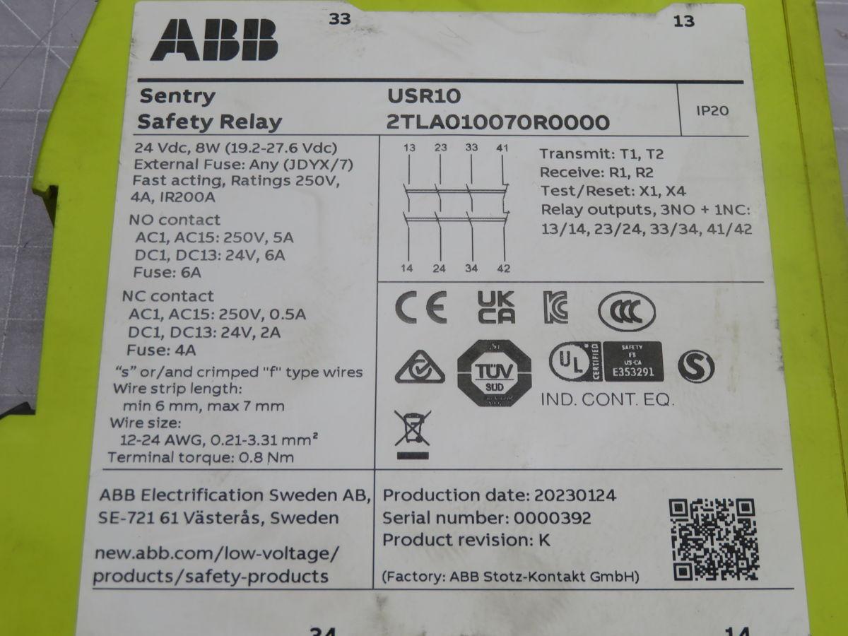 ABB #2TLA010070R0000, USR10 safety relay