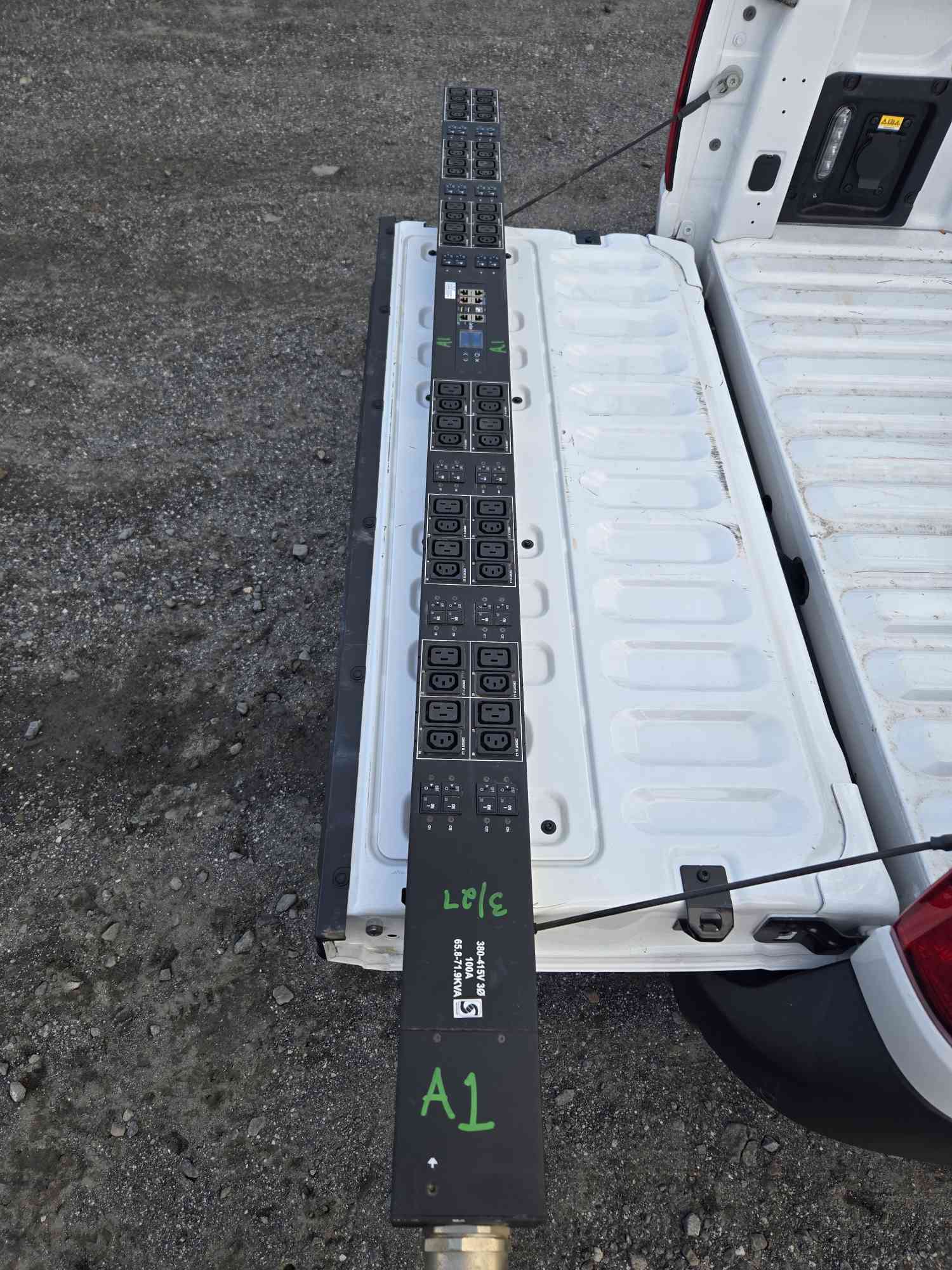 71 KVA Raritan #PX3-176AXV-V2, intelligent PDU, 48 outlet, 415 Volts, 100 Amps, 3 phase, iX7 (378 available)