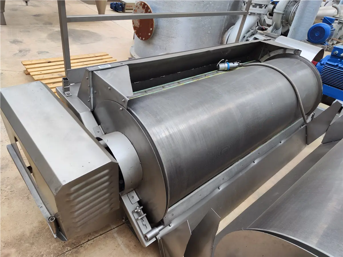 Idragos, rotary scraper surface filter, 70-7/8" L x 23-5/8" diameter drum, 1 HP, 1400 RPM, 230 V., 50 Hz.