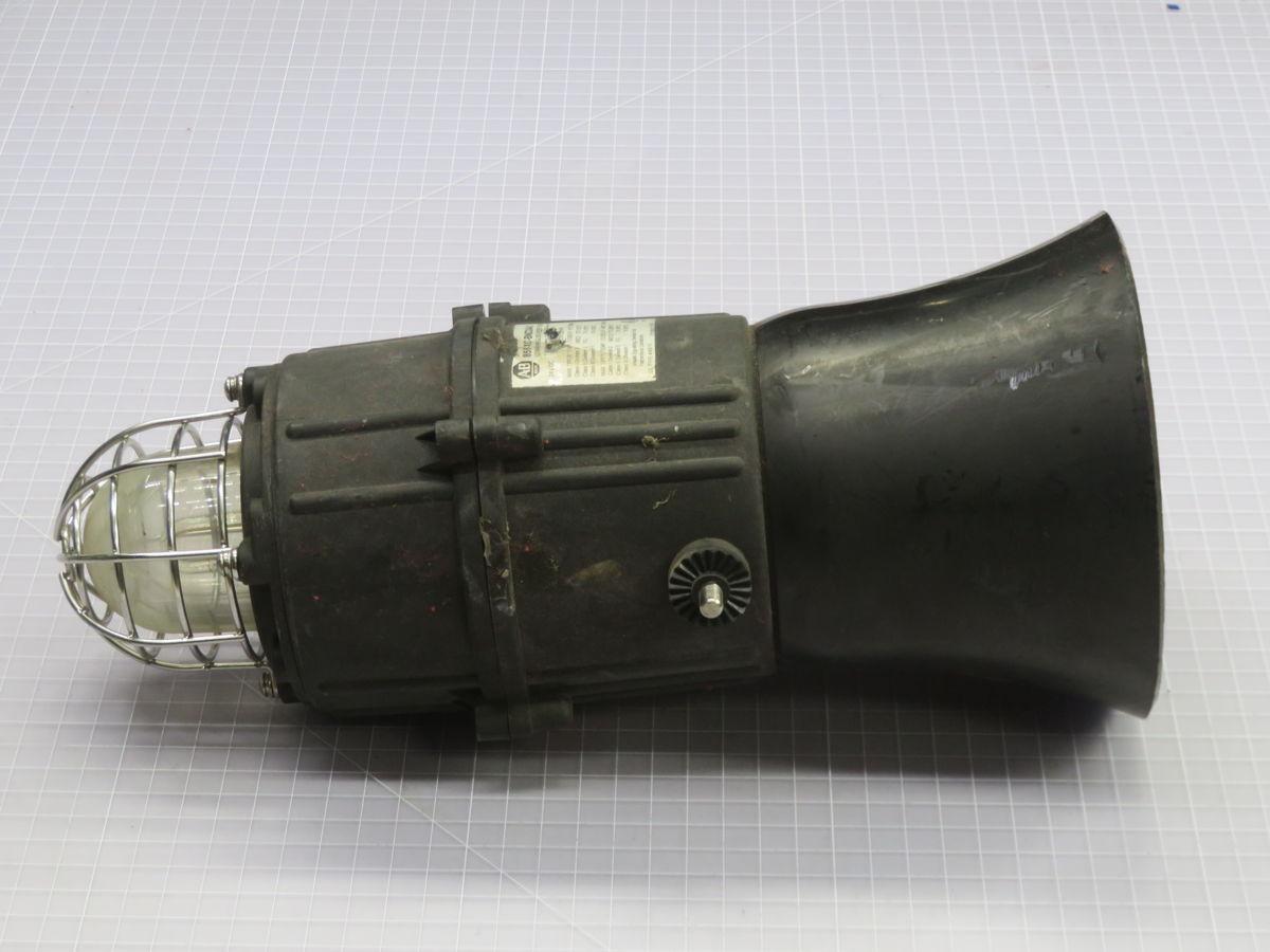 Allen-Bradley #855XC-BND24A5, hazloc horn and beacon, 24 Volts DC, xenon 5 J, 110 dB, amber