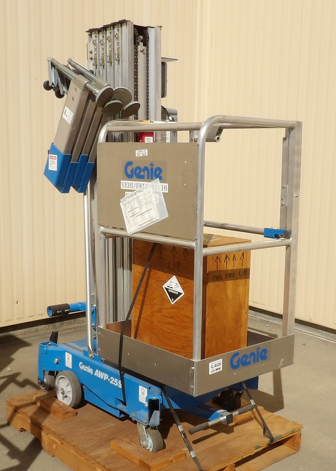 367 lb. Genie #AWP-25S, Man Lift, 24" x 24" basket