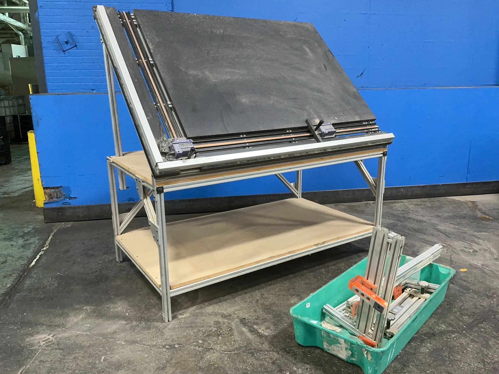 Accurate Technology, sizing table, 42" x 60" capacity, ProScale digital readout, 100-240 V., 50/60 Hz.