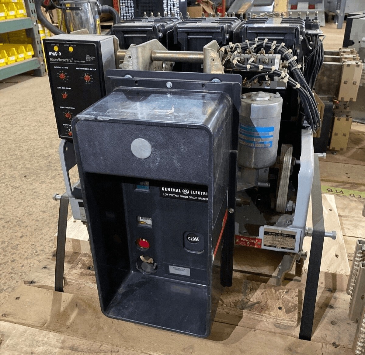 1600 Amps, General Electric #AKR-8D-50-1, Air Circuit Breaker, 3-Pole, 635 Volts, MicroVersaTrip, 50kA