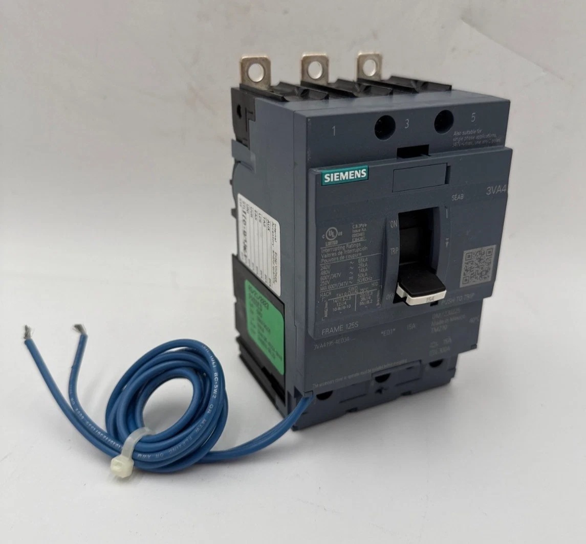 15 Amps, Siemens #3VA9978-0BL32, Circuit Breaker, 3-Pole, 600 Volts, Shunt Trip, NEW