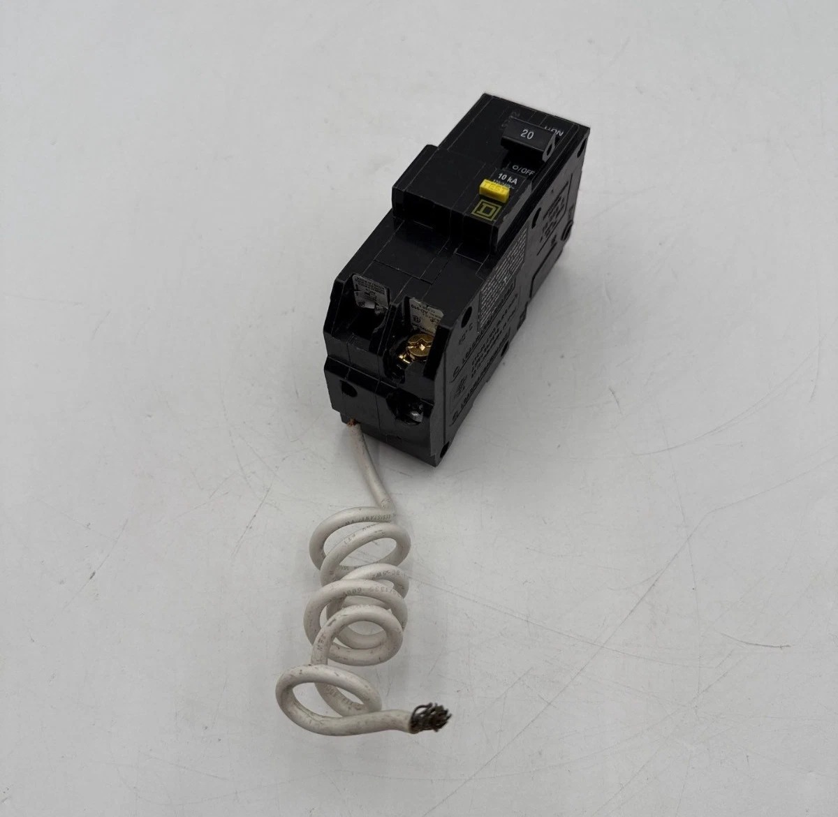 20 Amps, Square D #QOB220GFI, Circuit Breaker, 2-Pole, 240/120 Volts, 10kA, Bolt-On